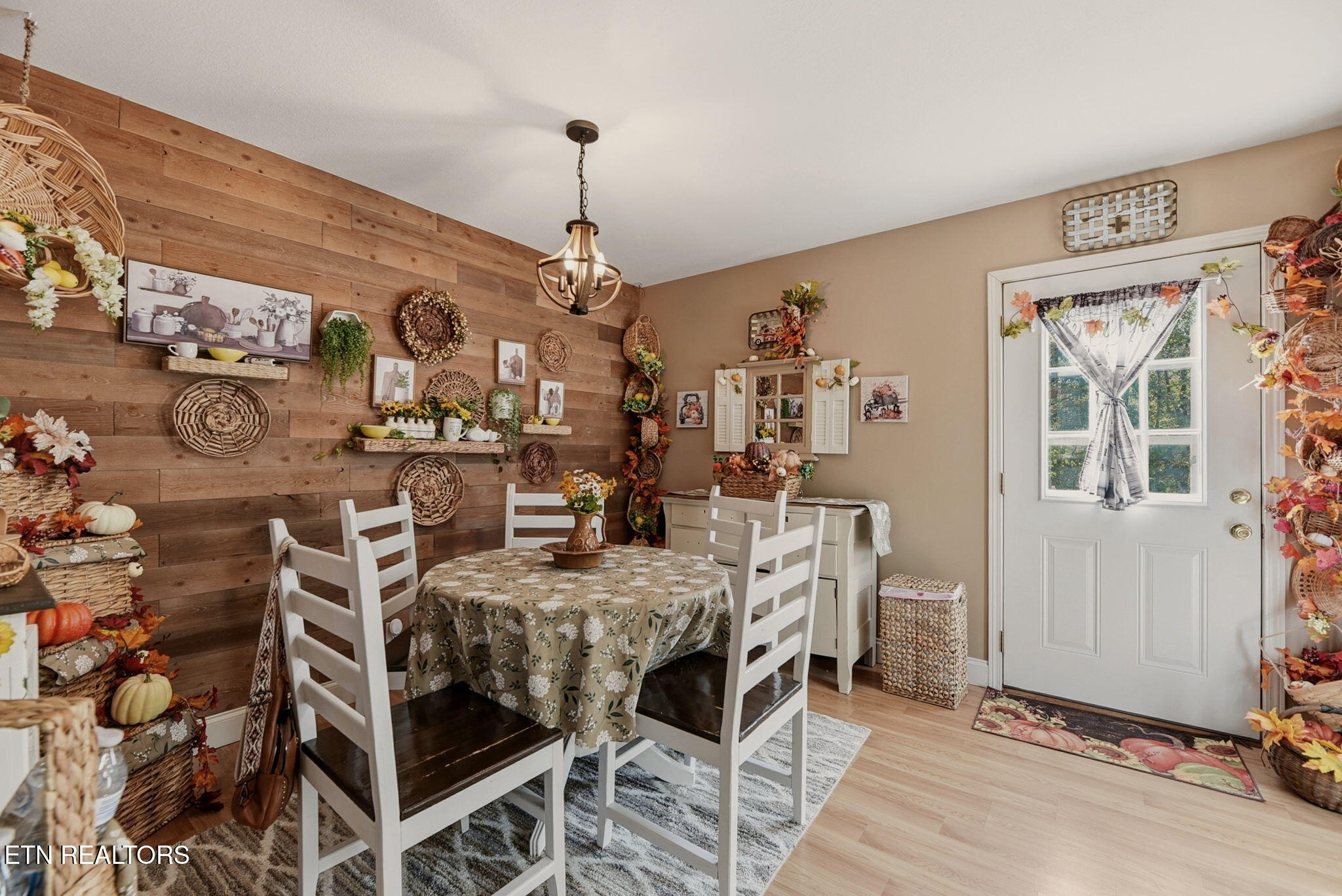 445 & 443 Leighton Lane Jacksboro TN 37757