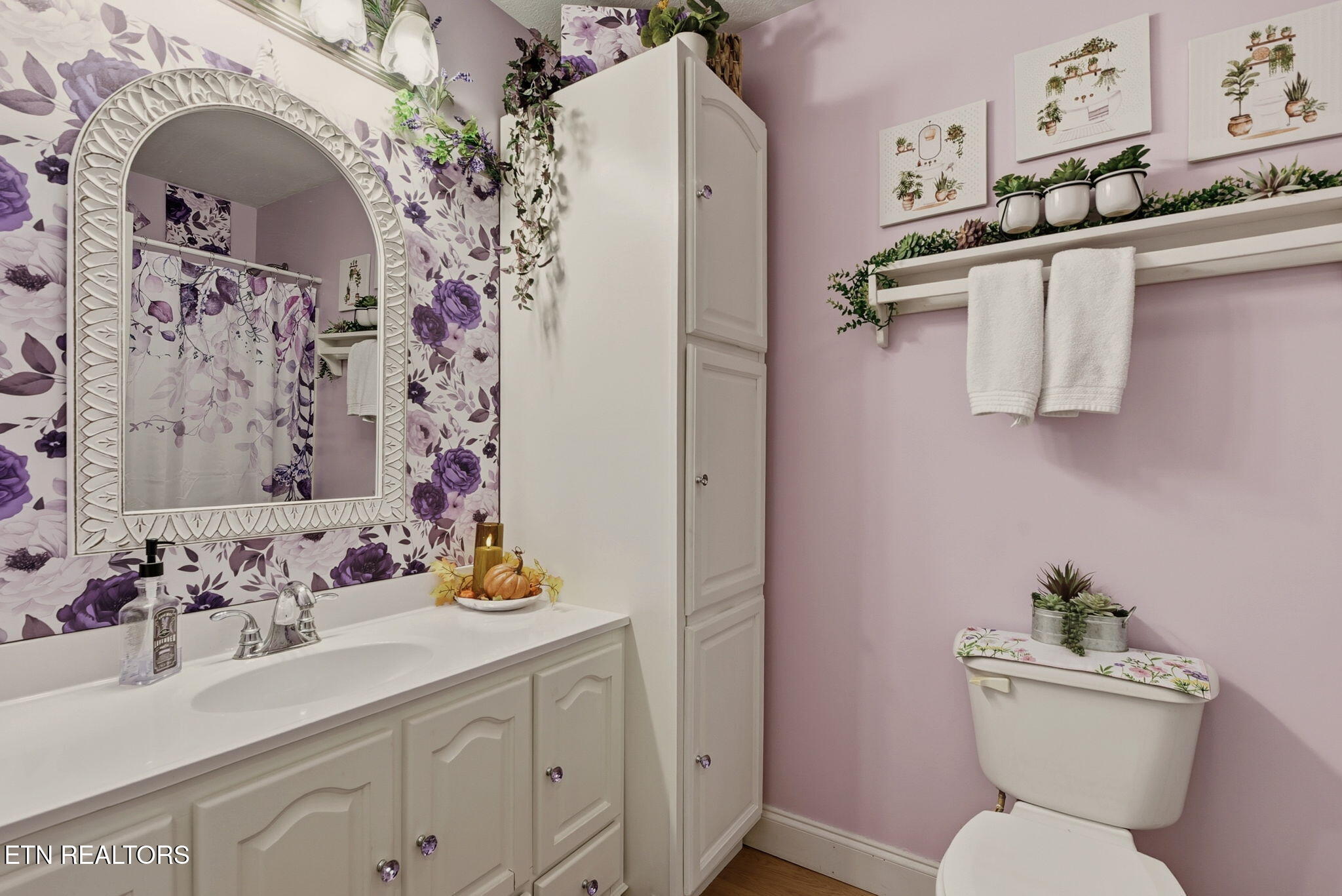 445 & 443 Leighton Lane Jacksboro TN 37757