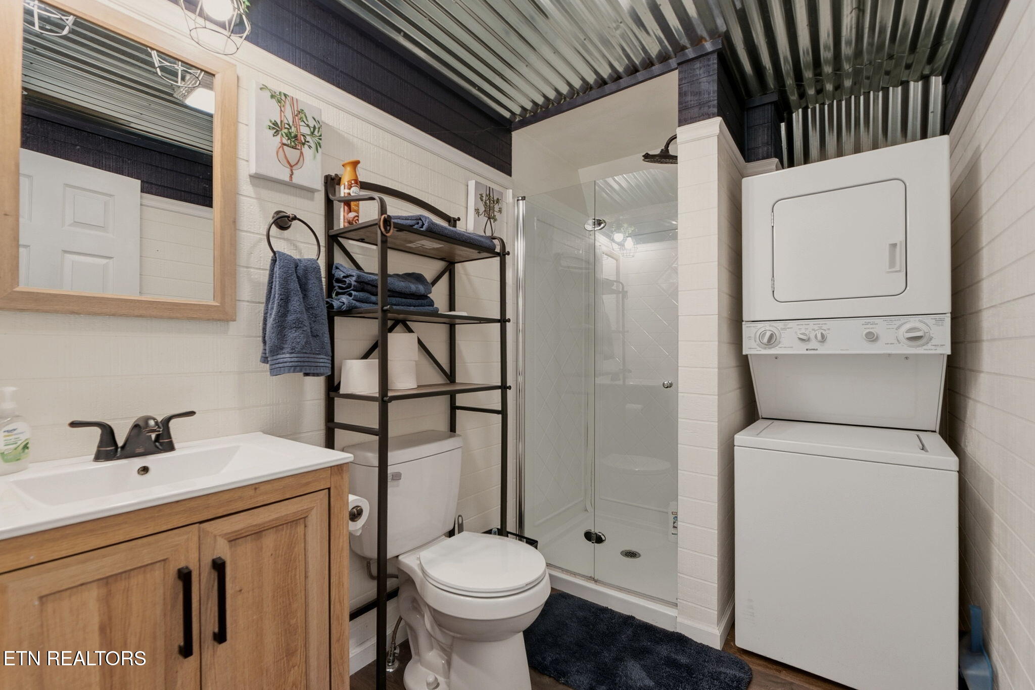 445 & 443 Leighton Lane Jacksboro TN 37757