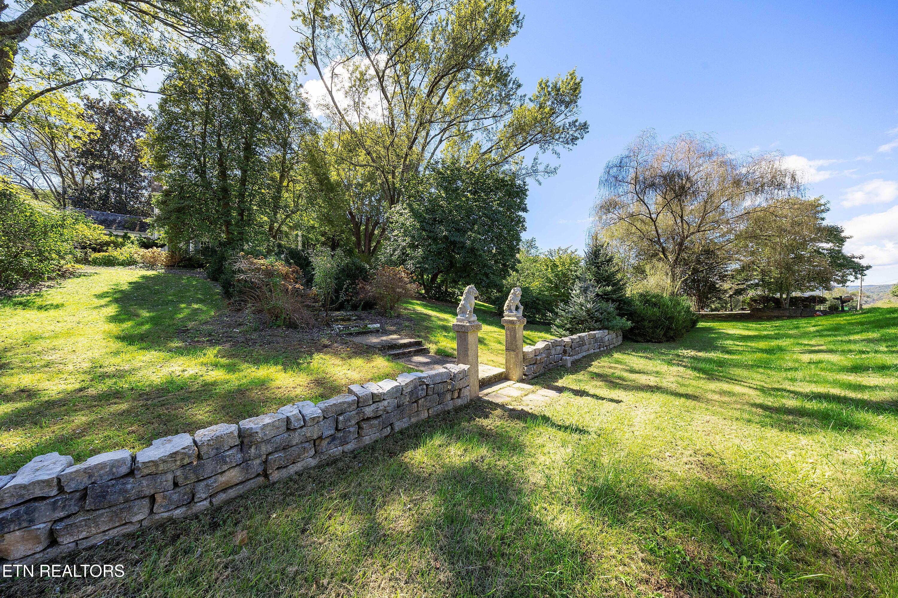 453 Oliver Springs Highway Clinton TN 37716