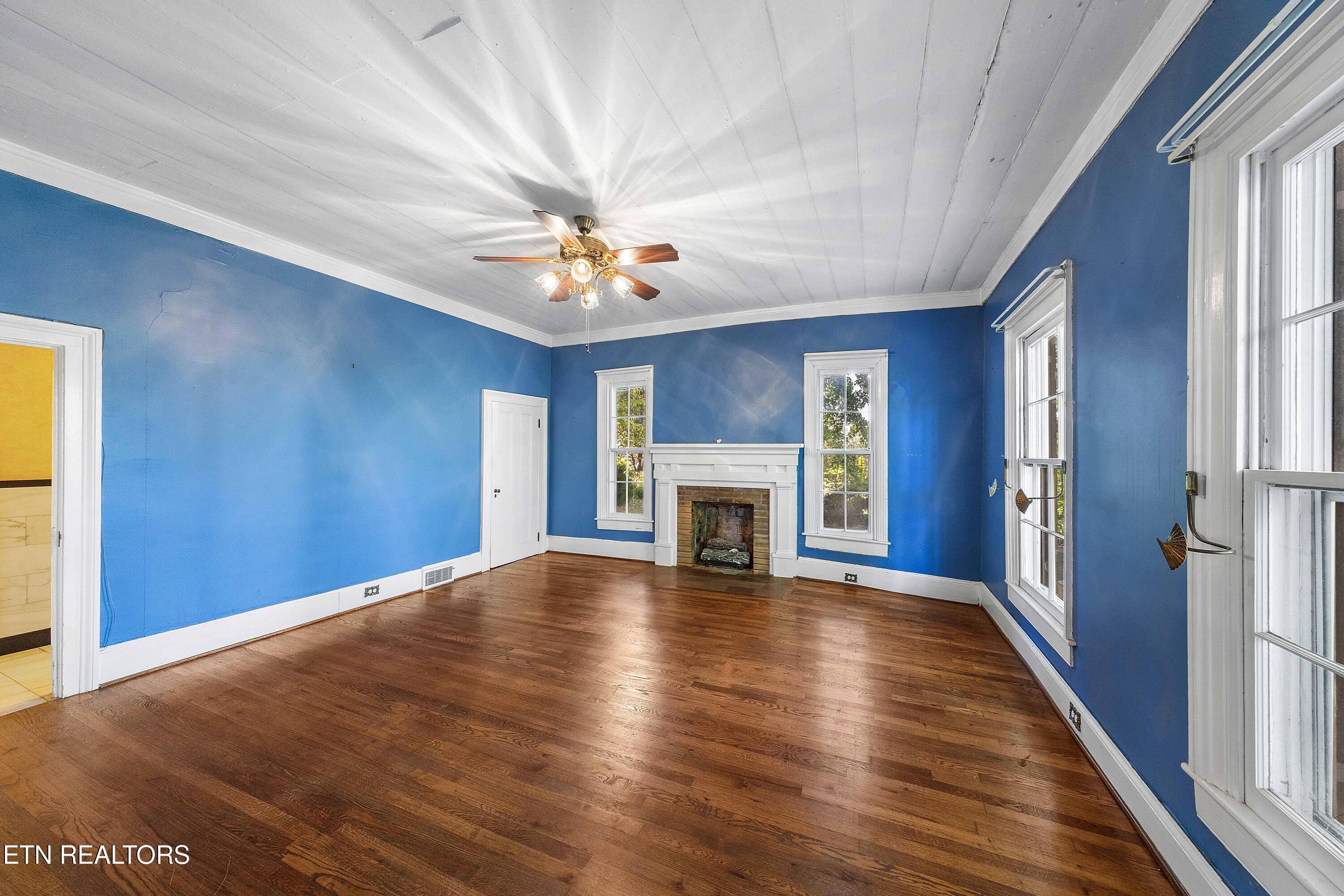 453 Oliver Springs Highway Clinton TN 37716