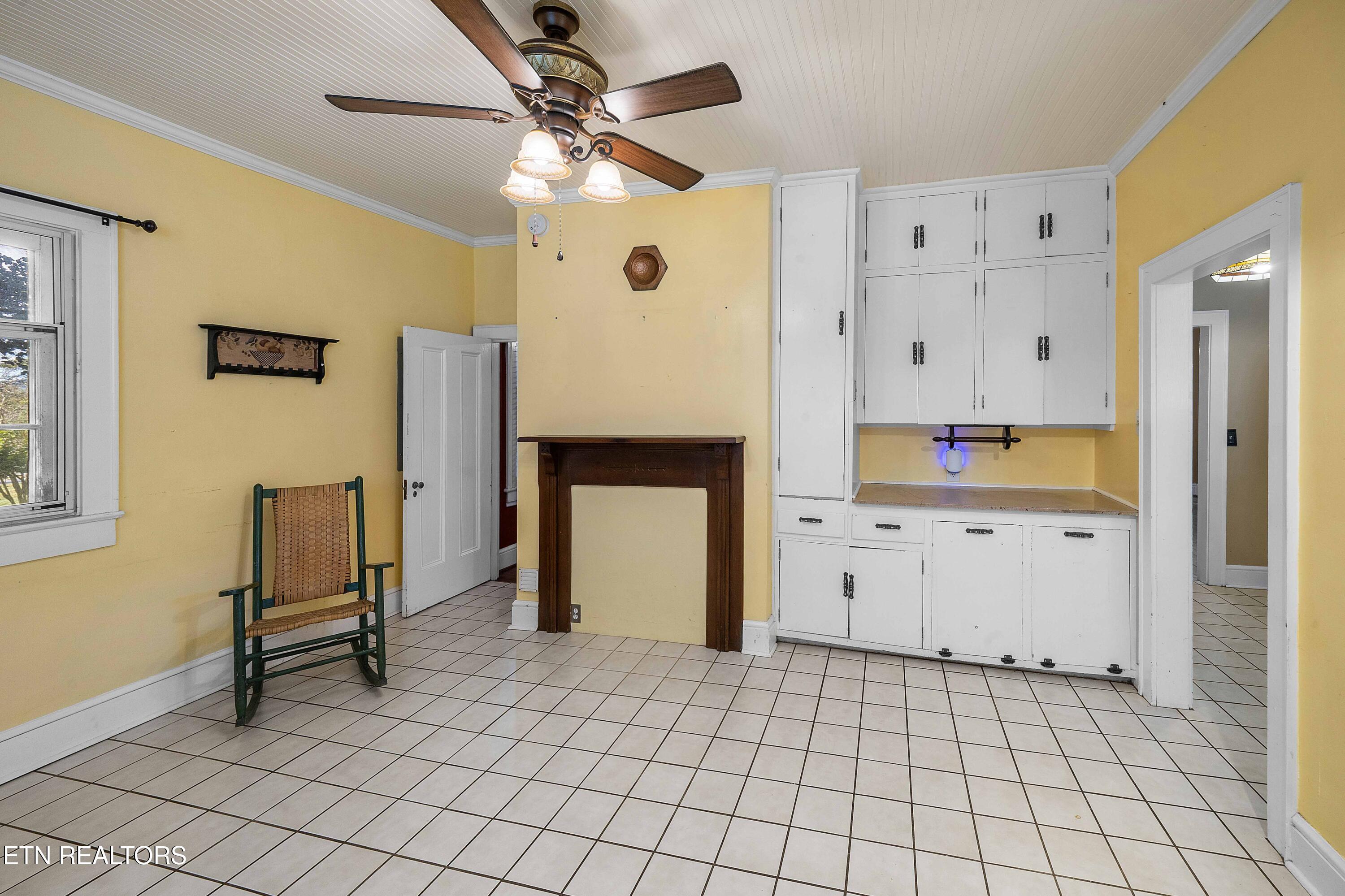453 Oliver Springs Highway Clinton TN 37716