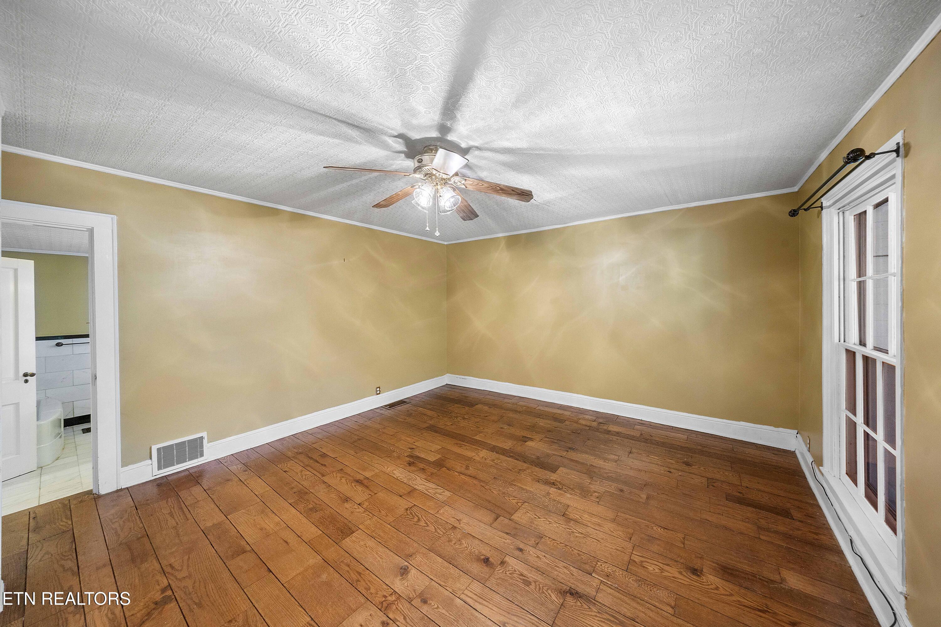 453 Oliver Springs Highway Clinton TN 37716