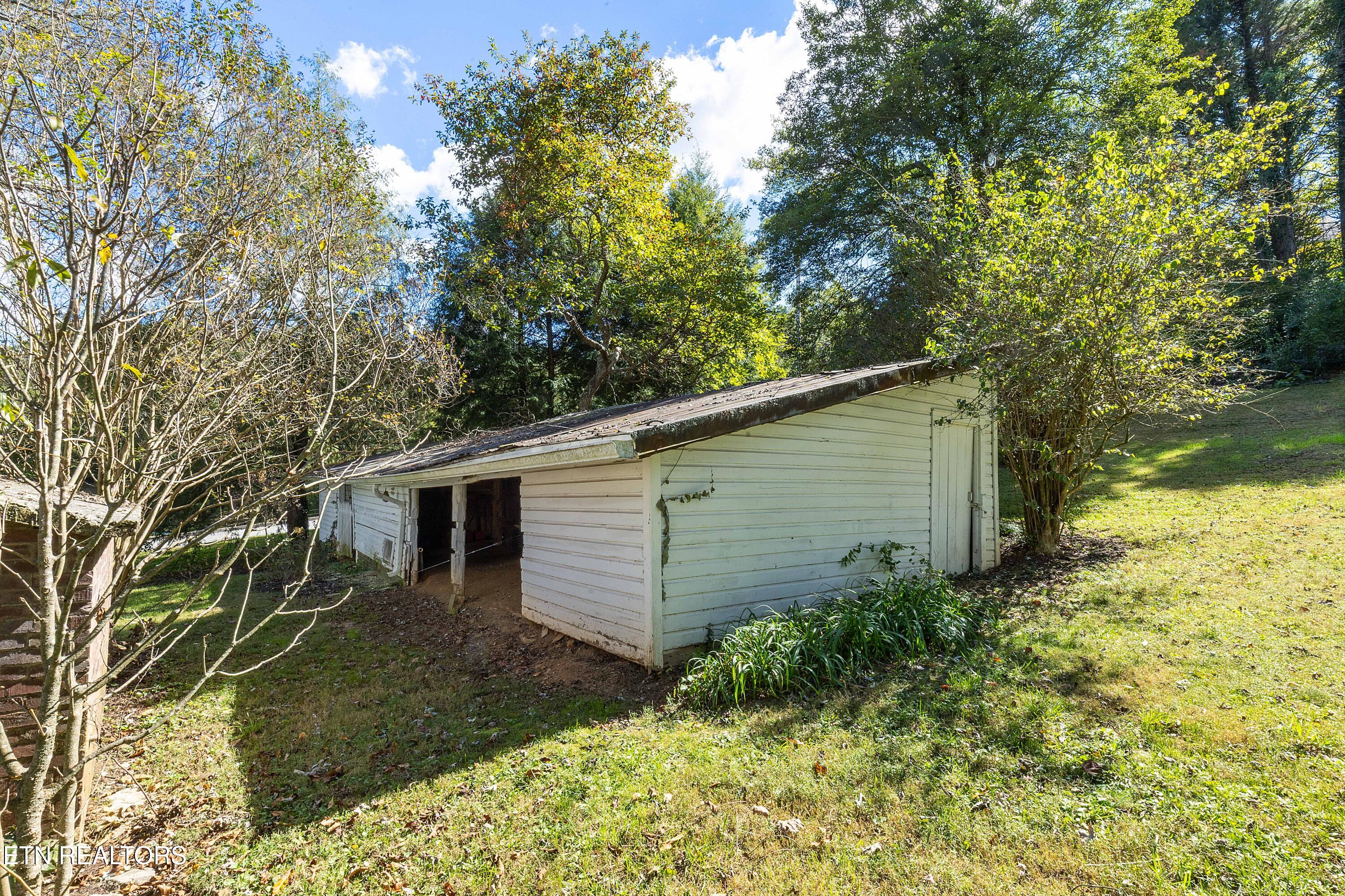 453 Oliver Springs Highway Clinton TN 37716