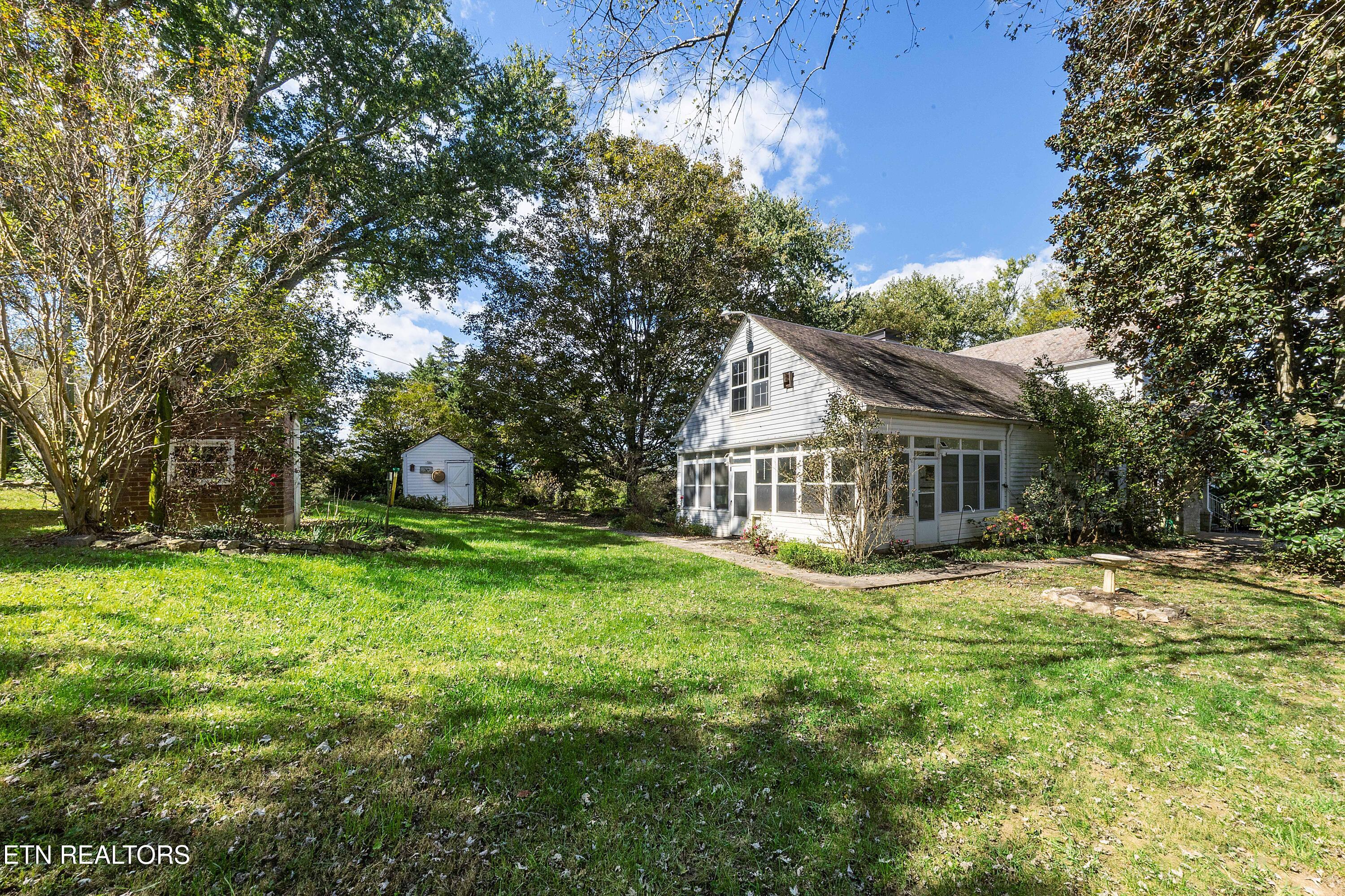453 Oliver Springs Highway Clinton TN 37716