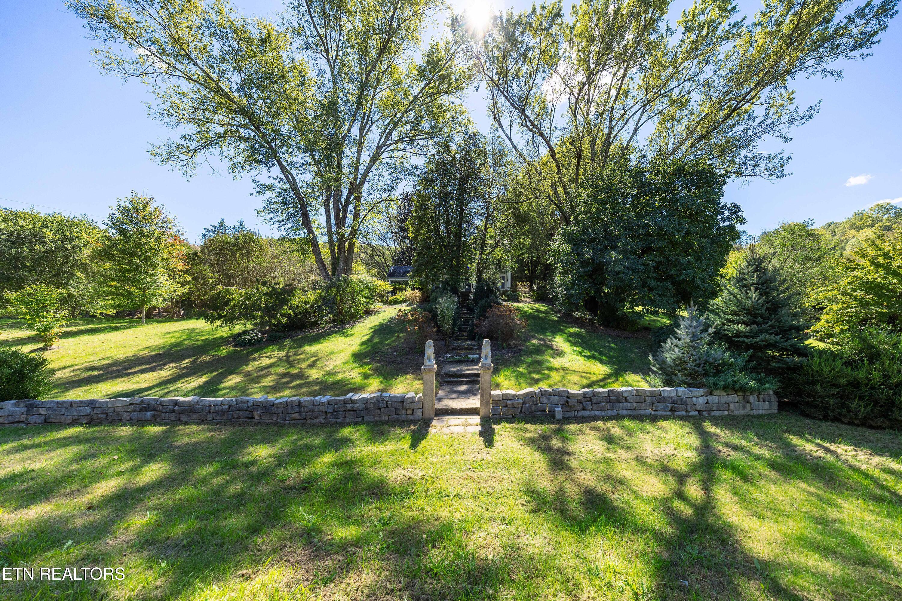 453 Oliver Springs Highway Clinton TN 37716