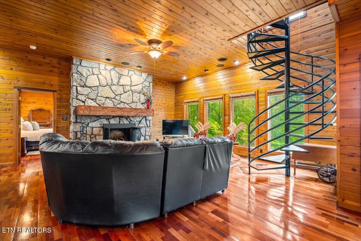 1186 Deerfield Way Lafollette TN 37766