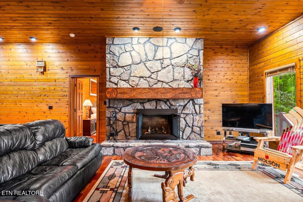 1186 Deerfield Way Lafollette TN 37766