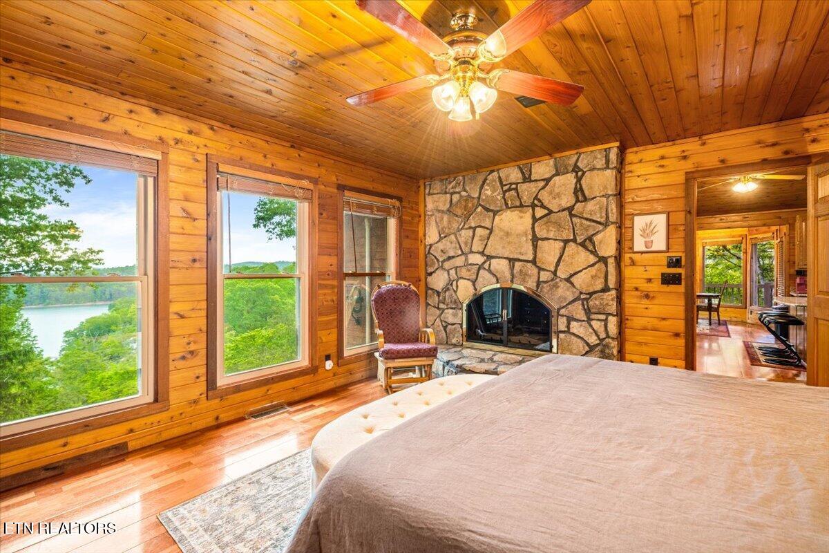 1186 Deerfield Way Lafollette TN 37766