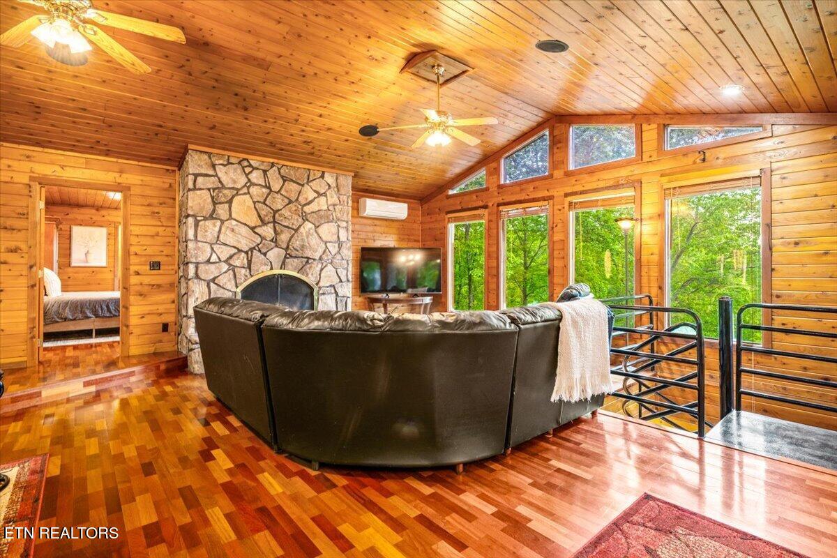 1186 Deerfield Way Lafollette TN 37766