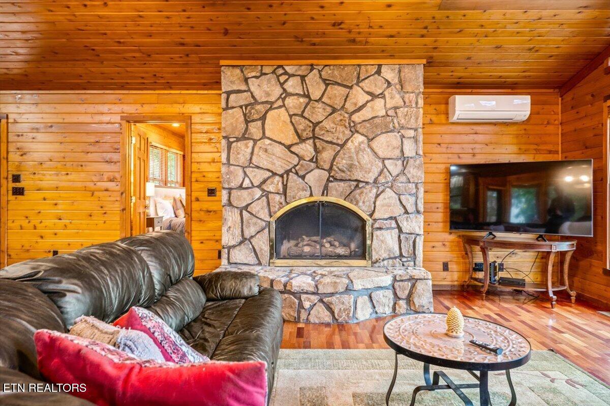 1186 Deerfield Way Lafollette TN 37766