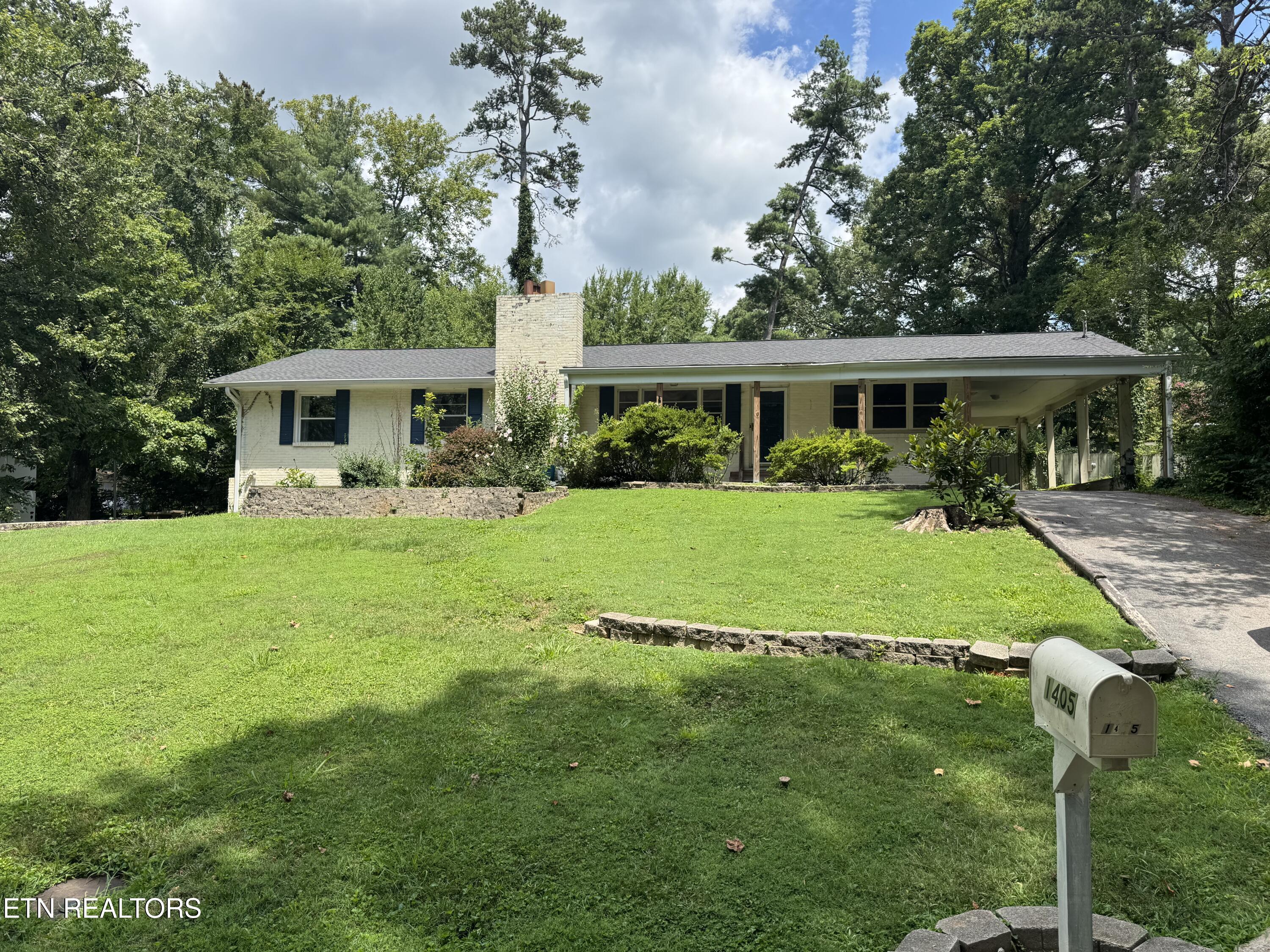 1405 Woodcrest Drive Knoxville TN 37918