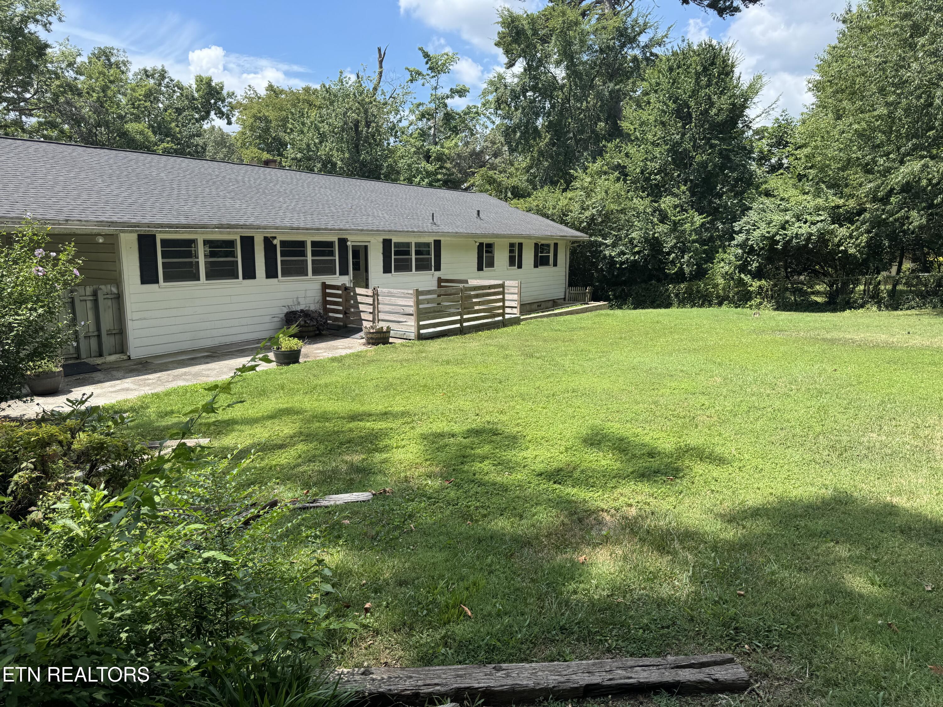 1405 Woodcrest Drive Knoxville TN 37918