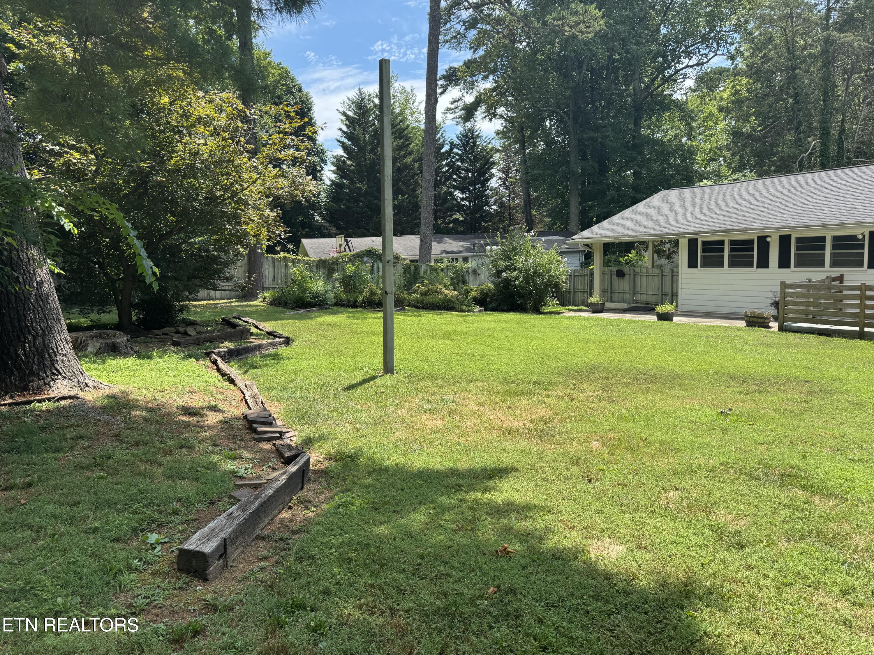 1405 Woodcrest Drive Knoxville TN 37918