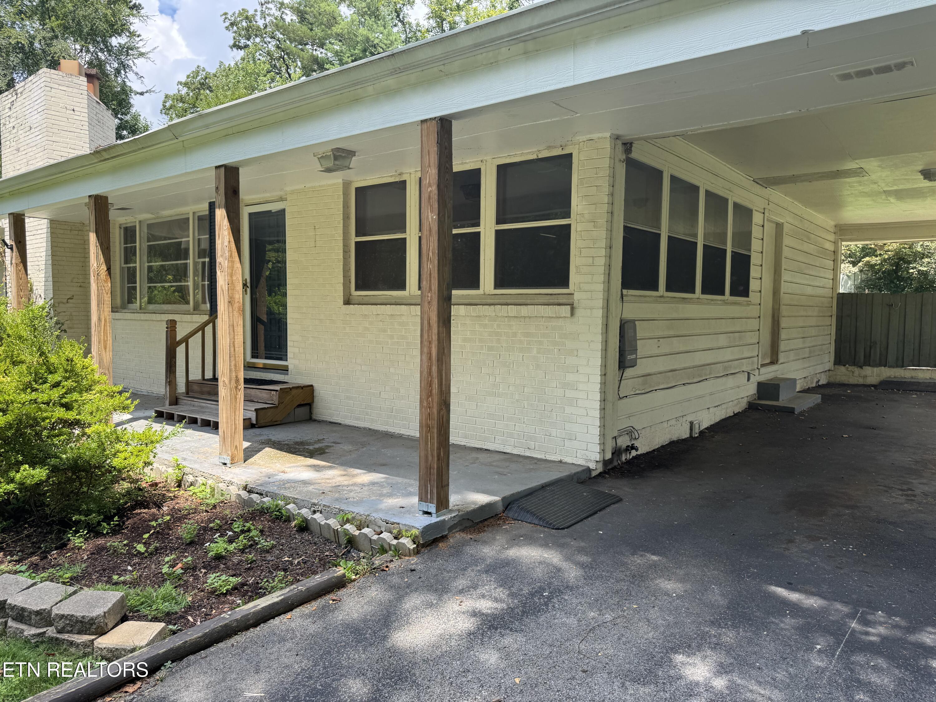 1405 Woodcrest Drive Knoxville TN 37918