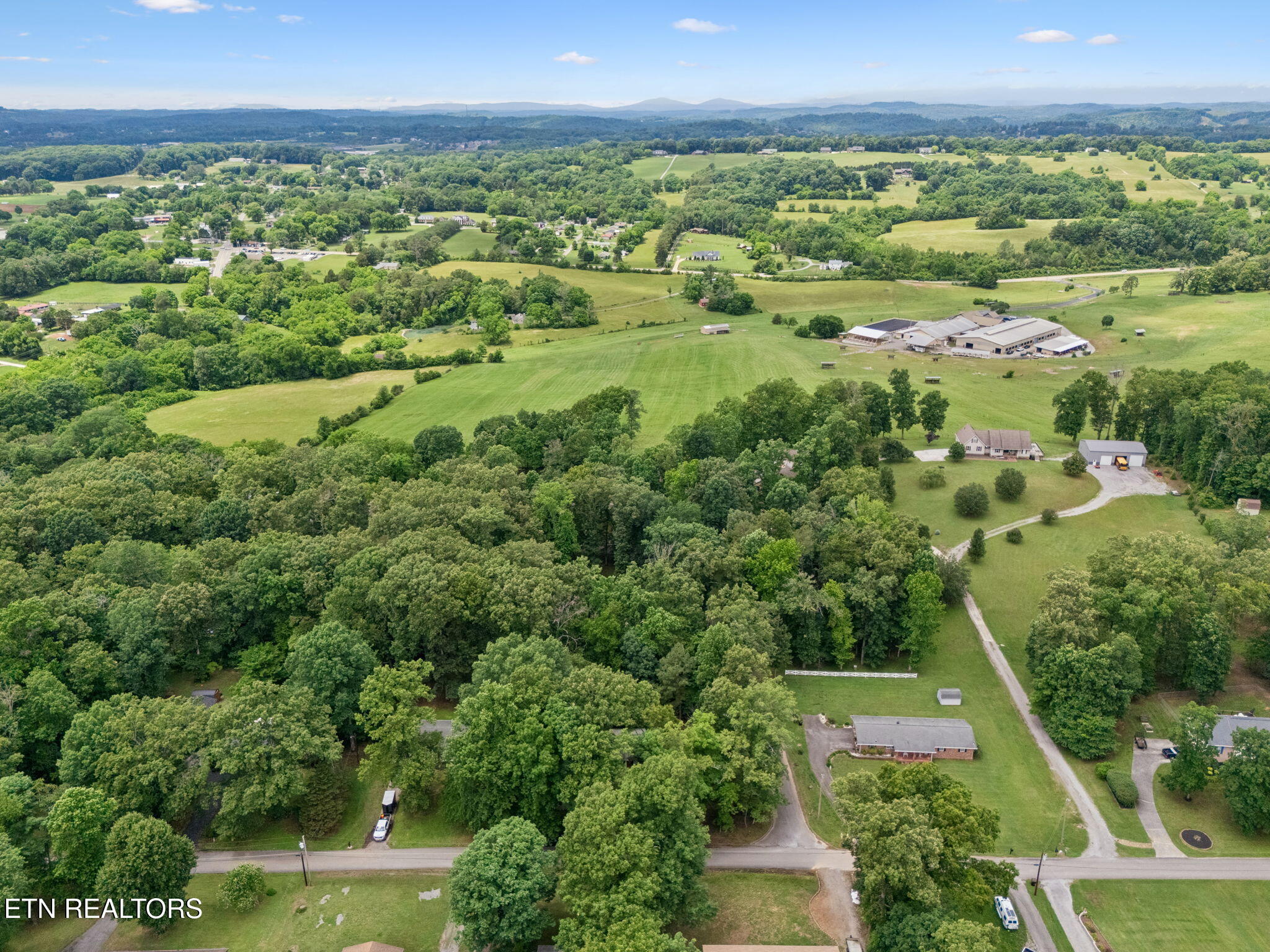 1036 Forest Heights Circle Lenoir City TN 37772