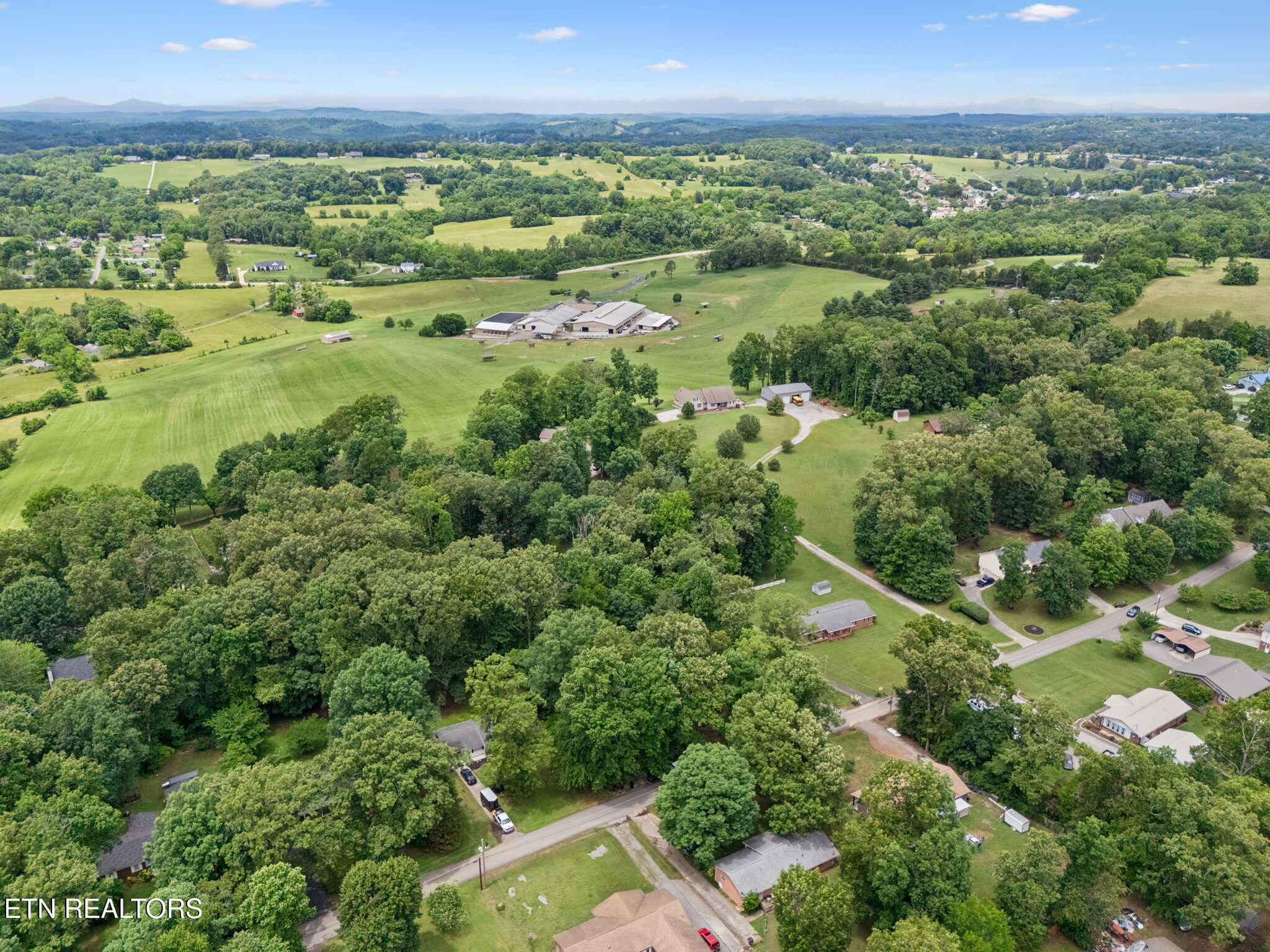 1036 Forest Heights Circle Lenoir City TN 37772