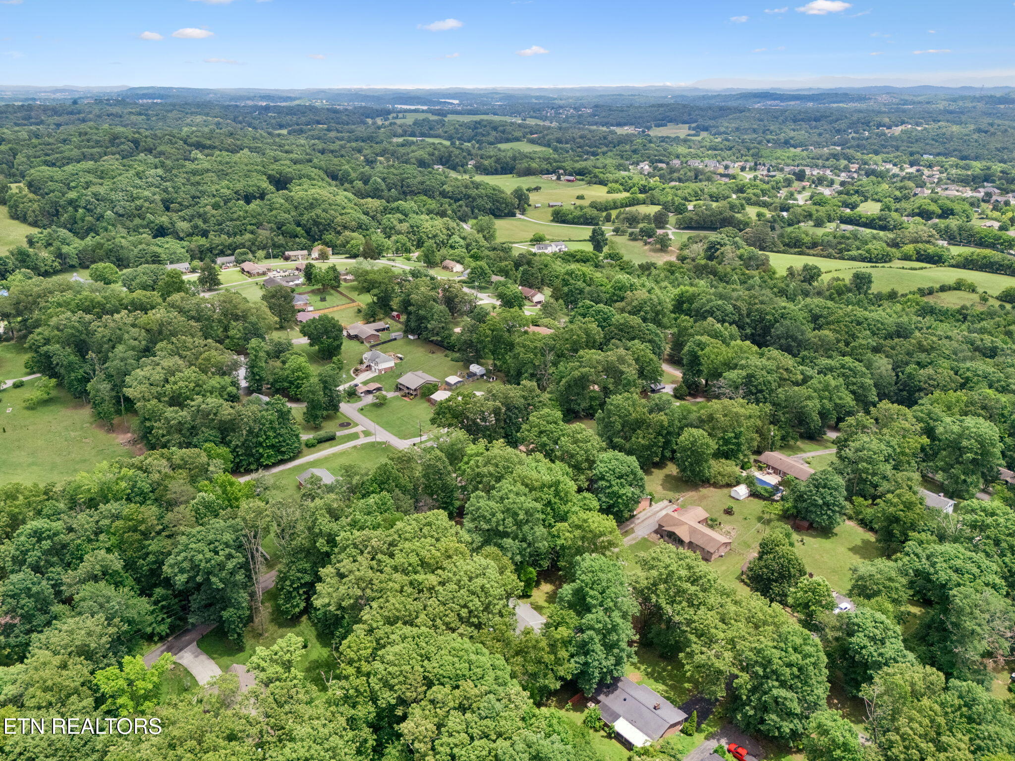 1036 Forest Heights Circle Lenoir City TN 37772