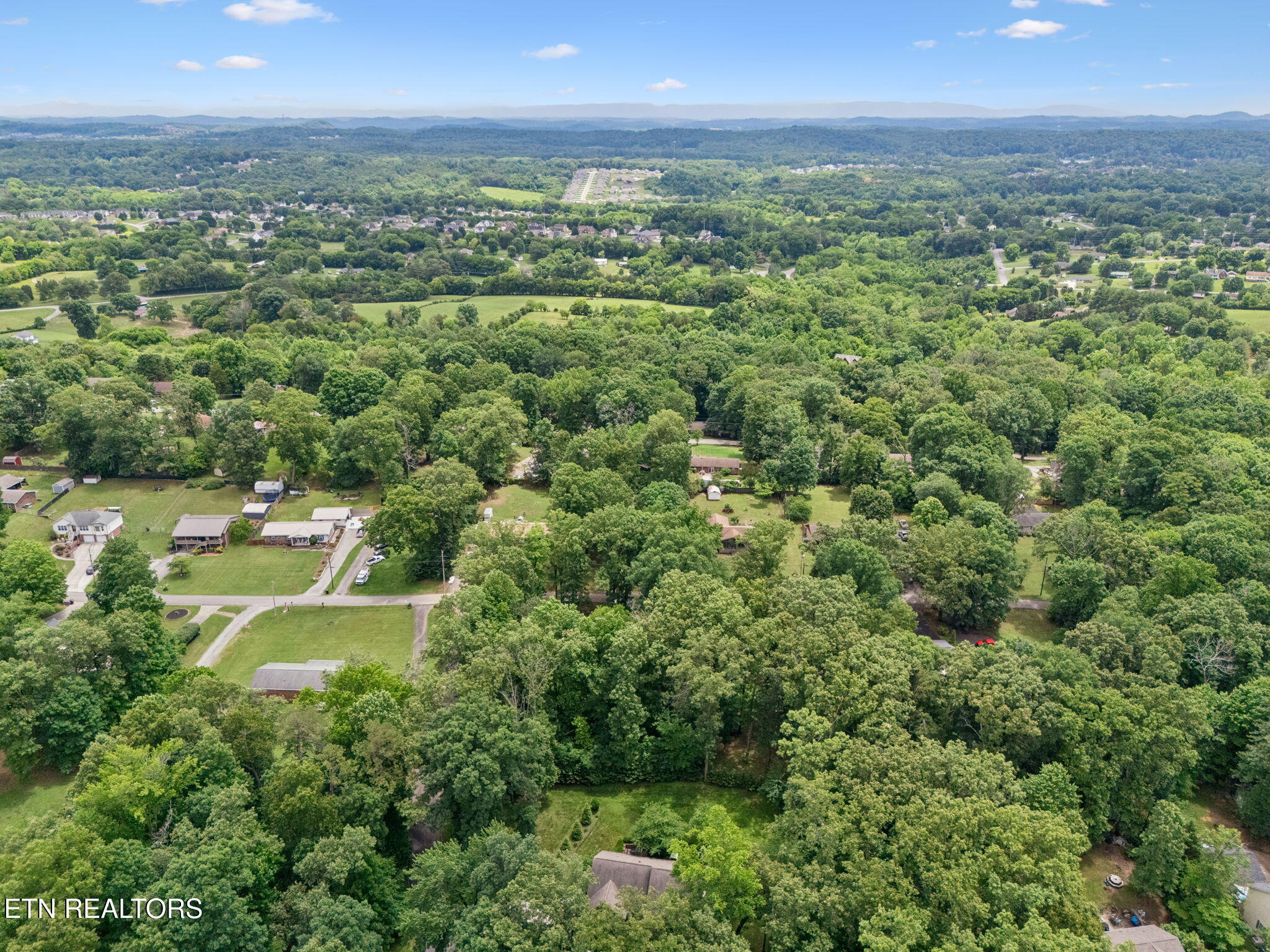 1036 Forest Heights Circle Lenoir City TN 37772