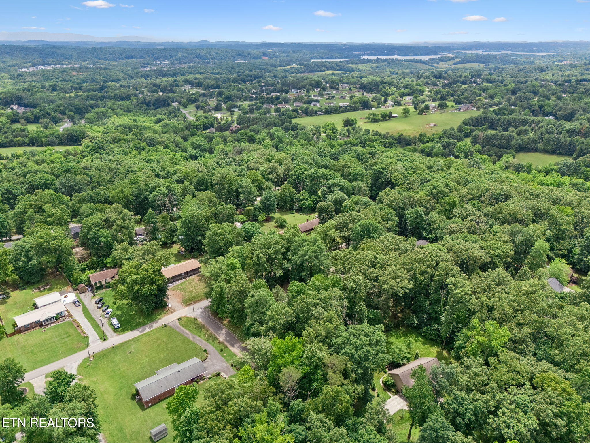 1036 Forest Heights Circle Lenoir City TN 37772
