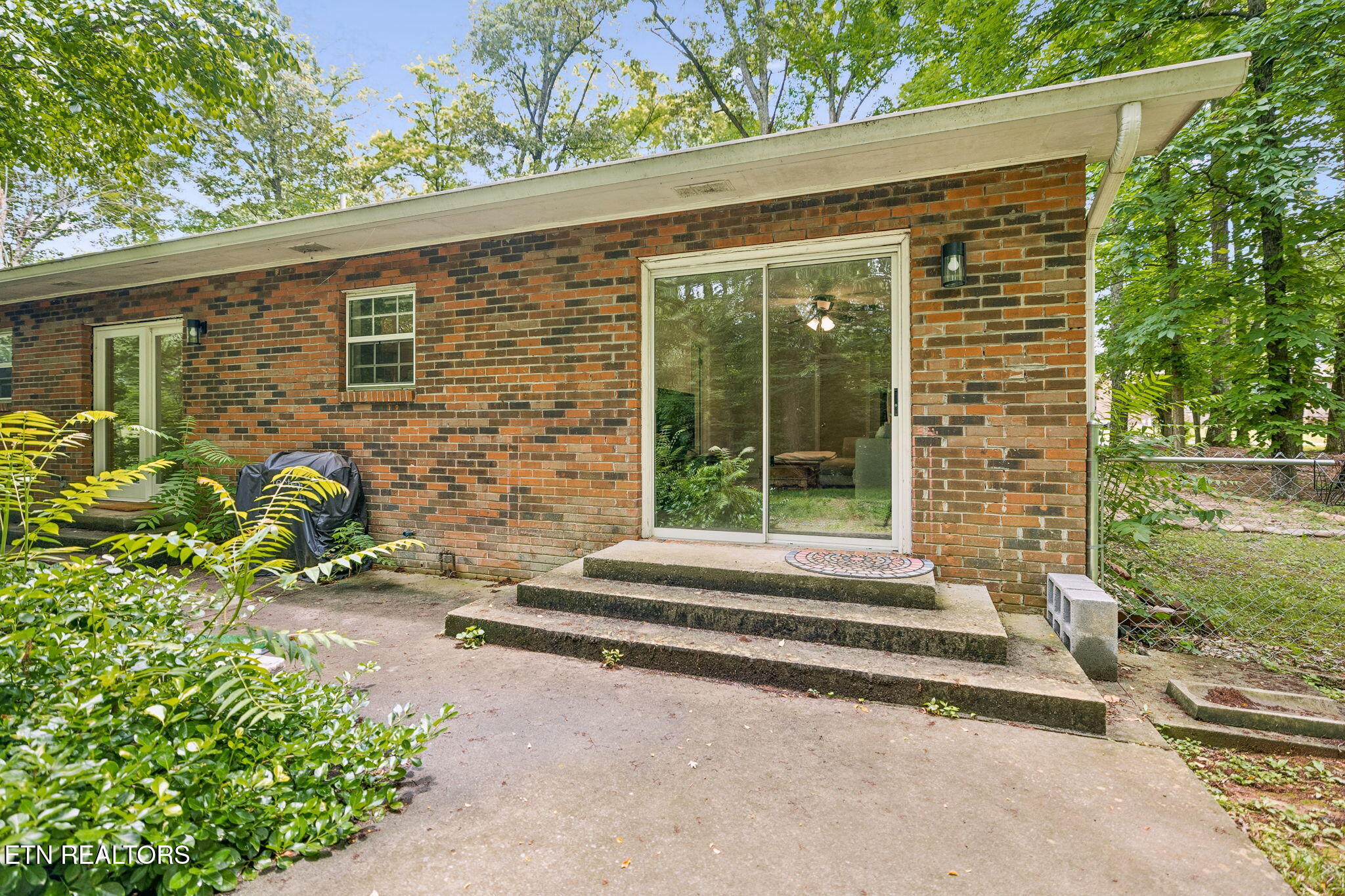 1036 Forest Heights Circle Lenoir City TN 37772