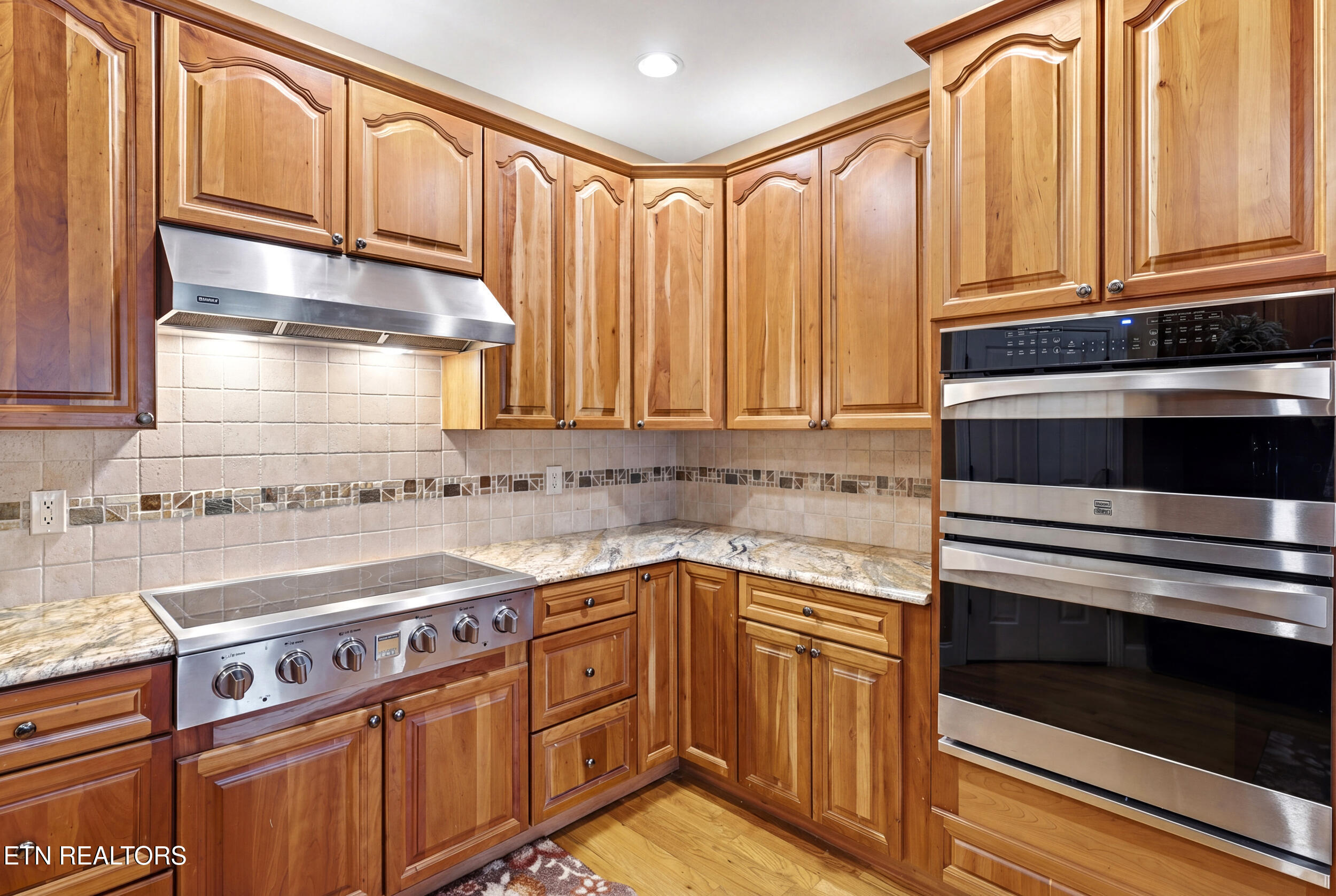 1930 Maple Hills Lane Loudon TN 37774