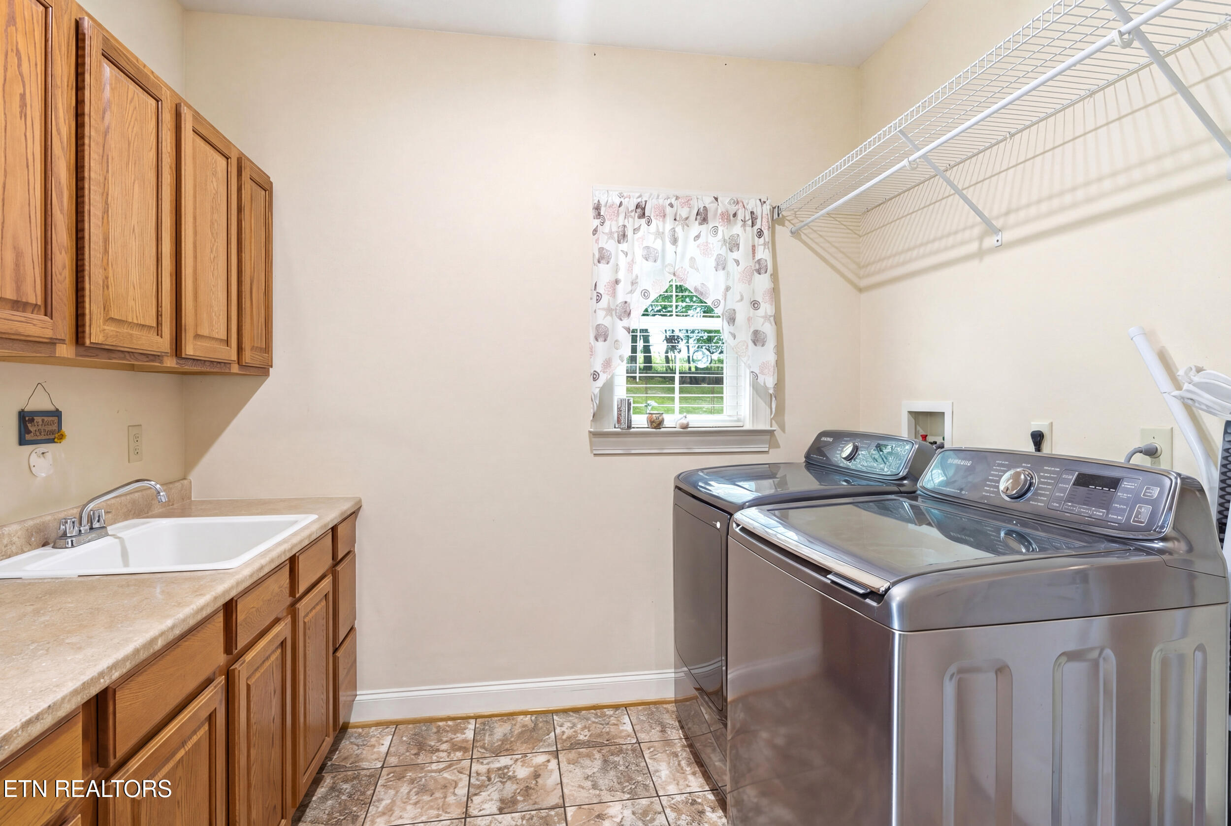 1930 Maple Hills Lane Loudon TN 37774