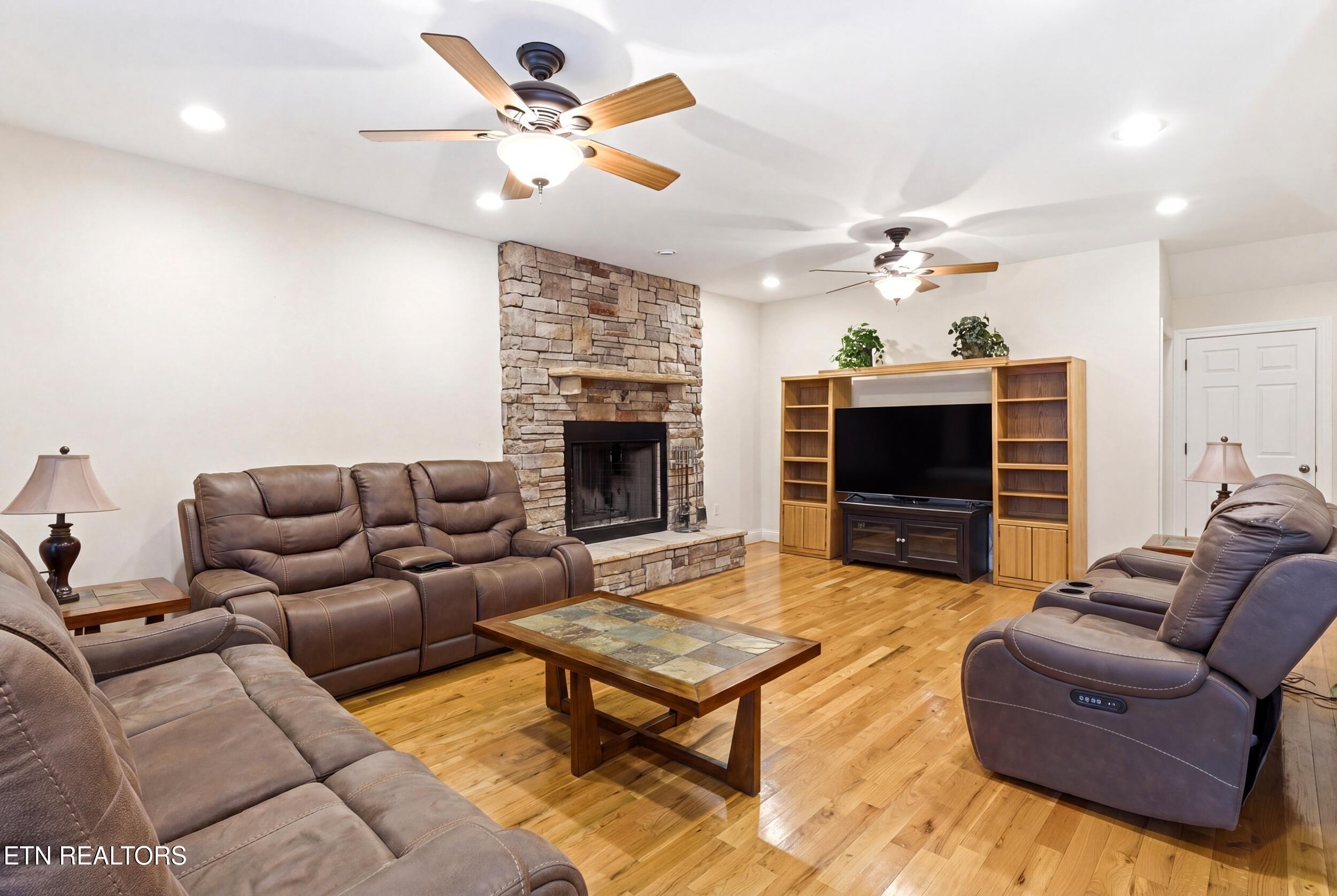 1930 Maple Hills Lane Loudon TN 37774