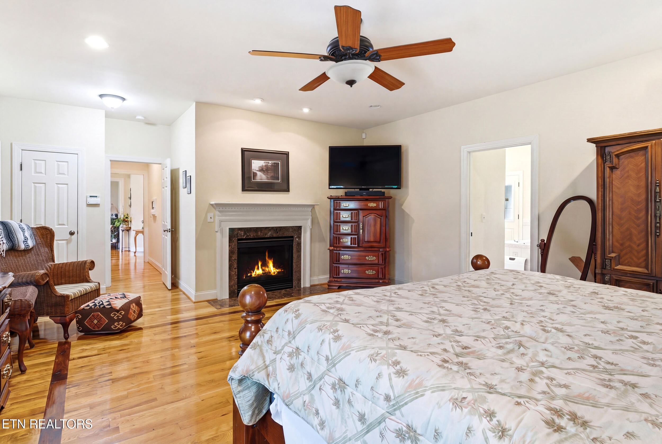 1930 Maple Hills Lane Loudon TN 37774