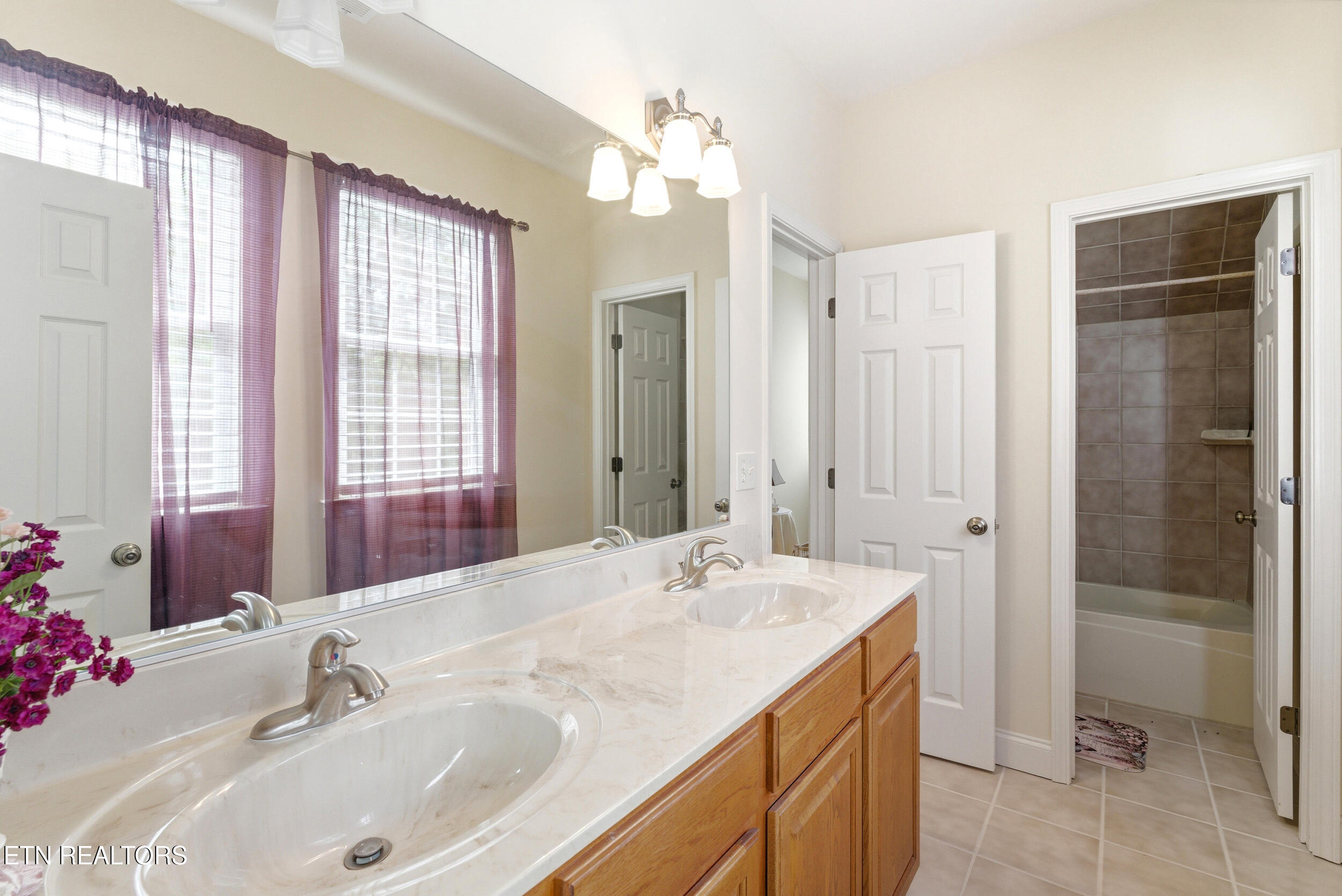 1930 Maple Hills Lane Loudon TN 37774