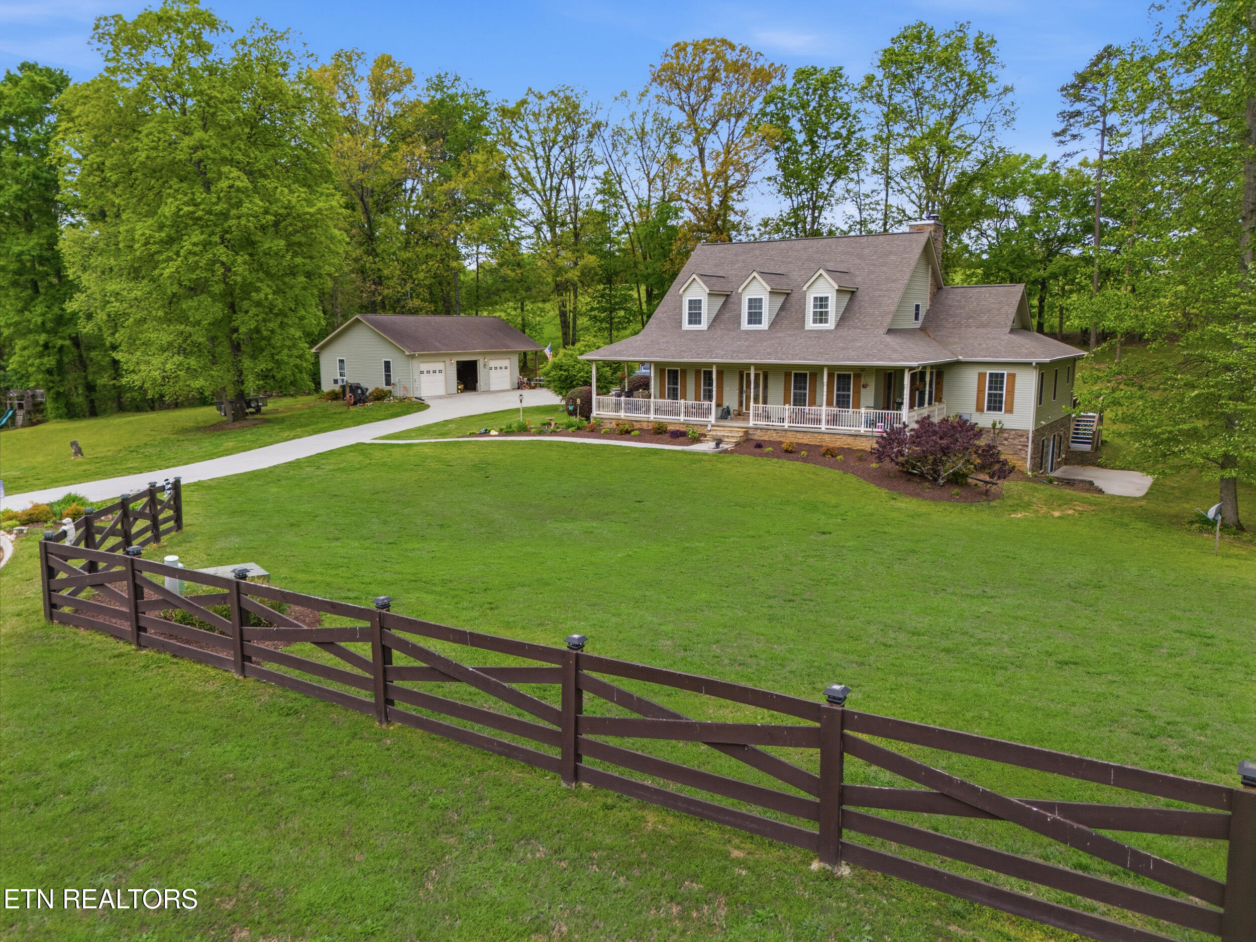 1930 Maple Hills Lane Loudon TN 37774