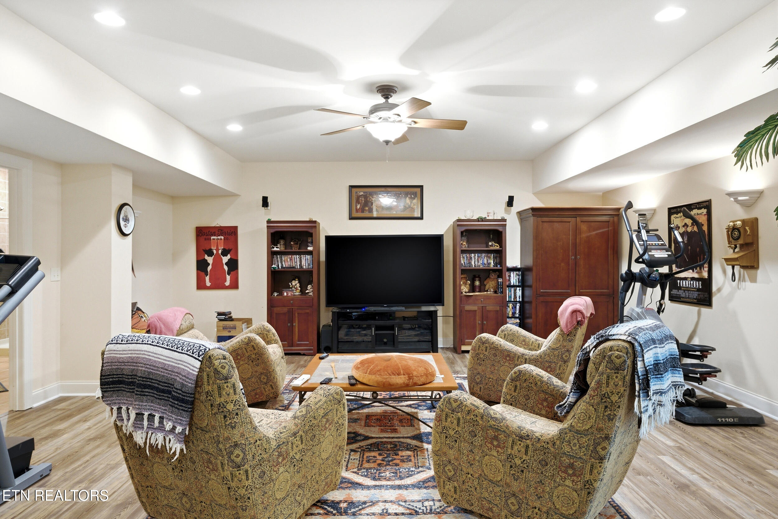 1930 Maple Hills Lane Loudon TN 37774