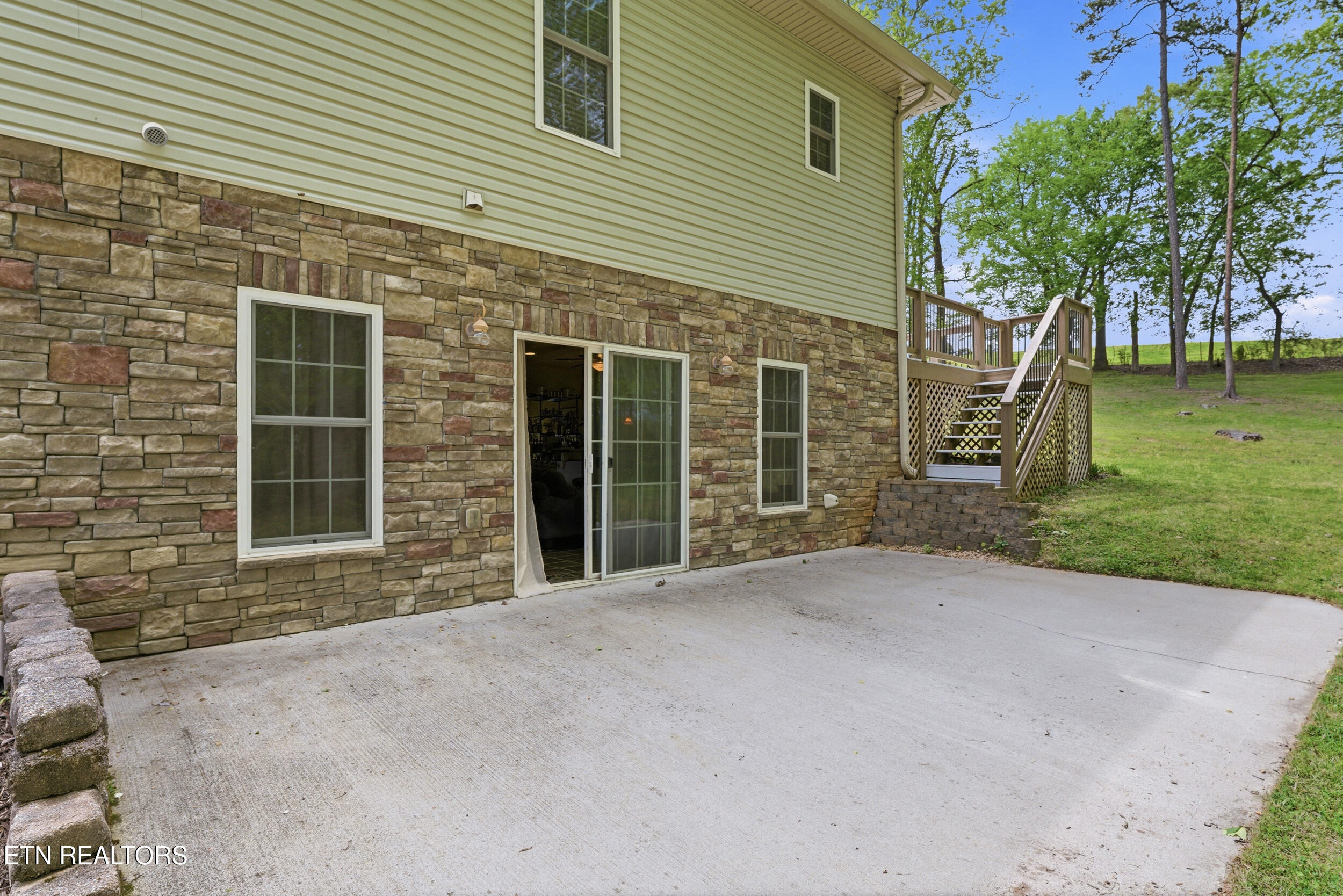 1930 Maple Hills Lane Loudon TN 37774