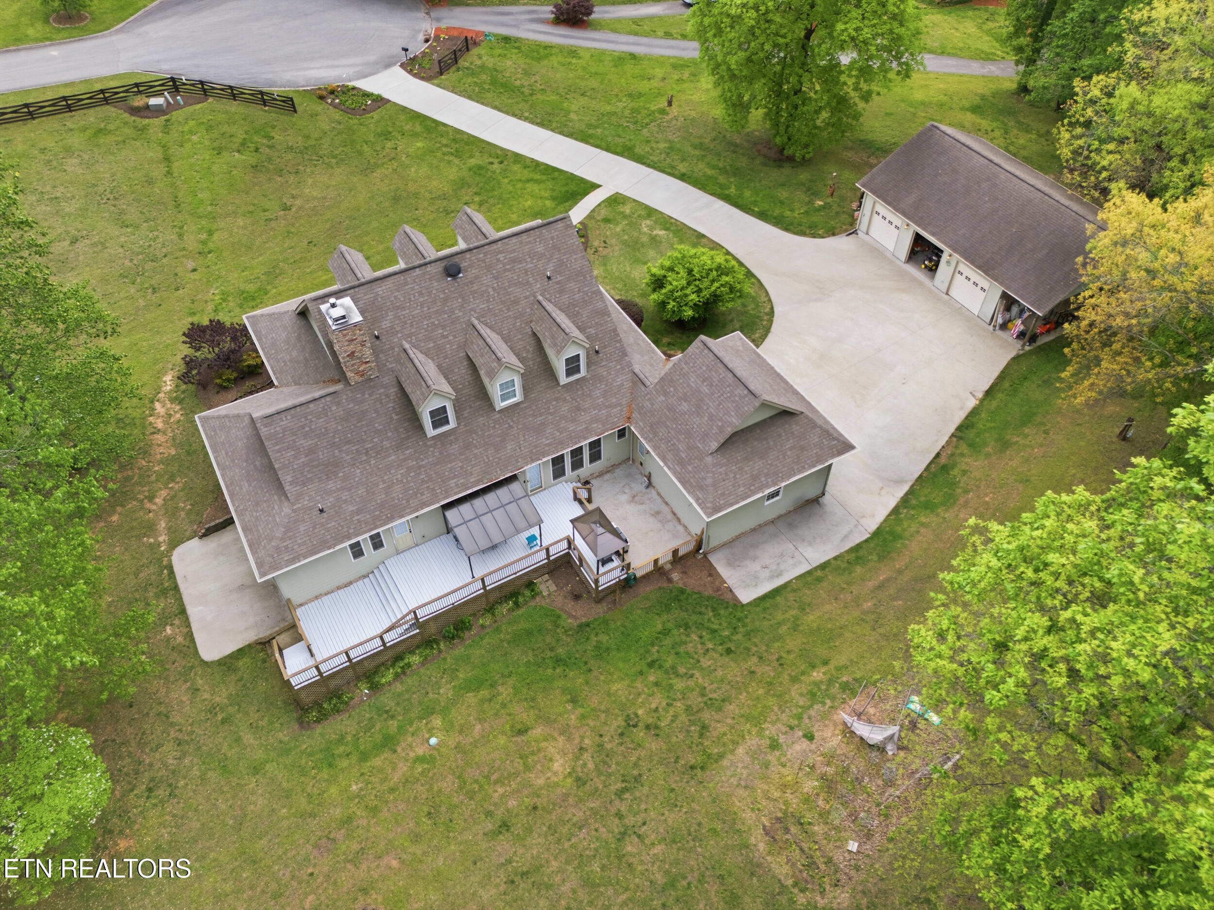 1930 Maple Hills Lane Loudon TN 37774