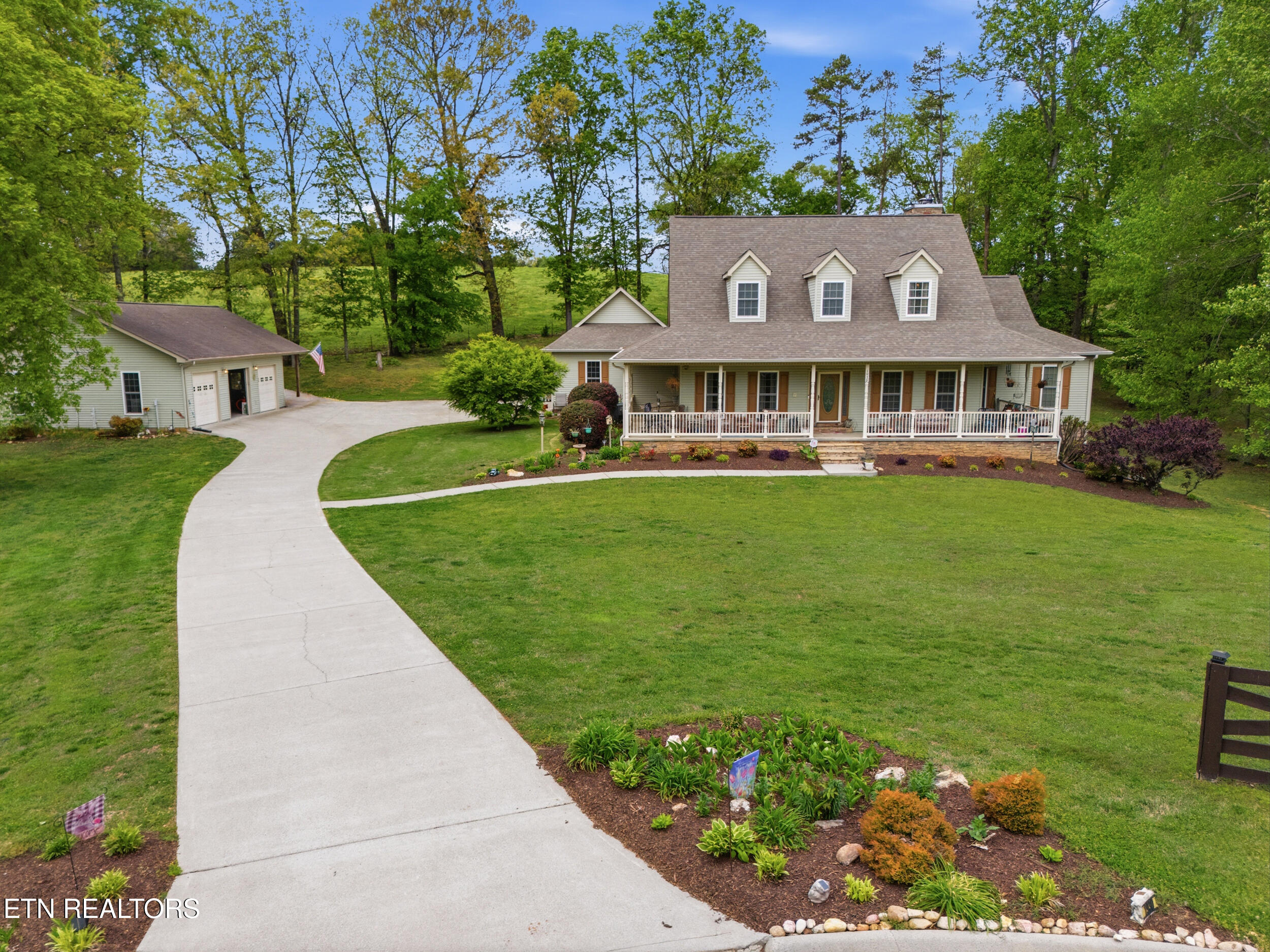 1930 Maple Hills Lane Loudon TN 37774