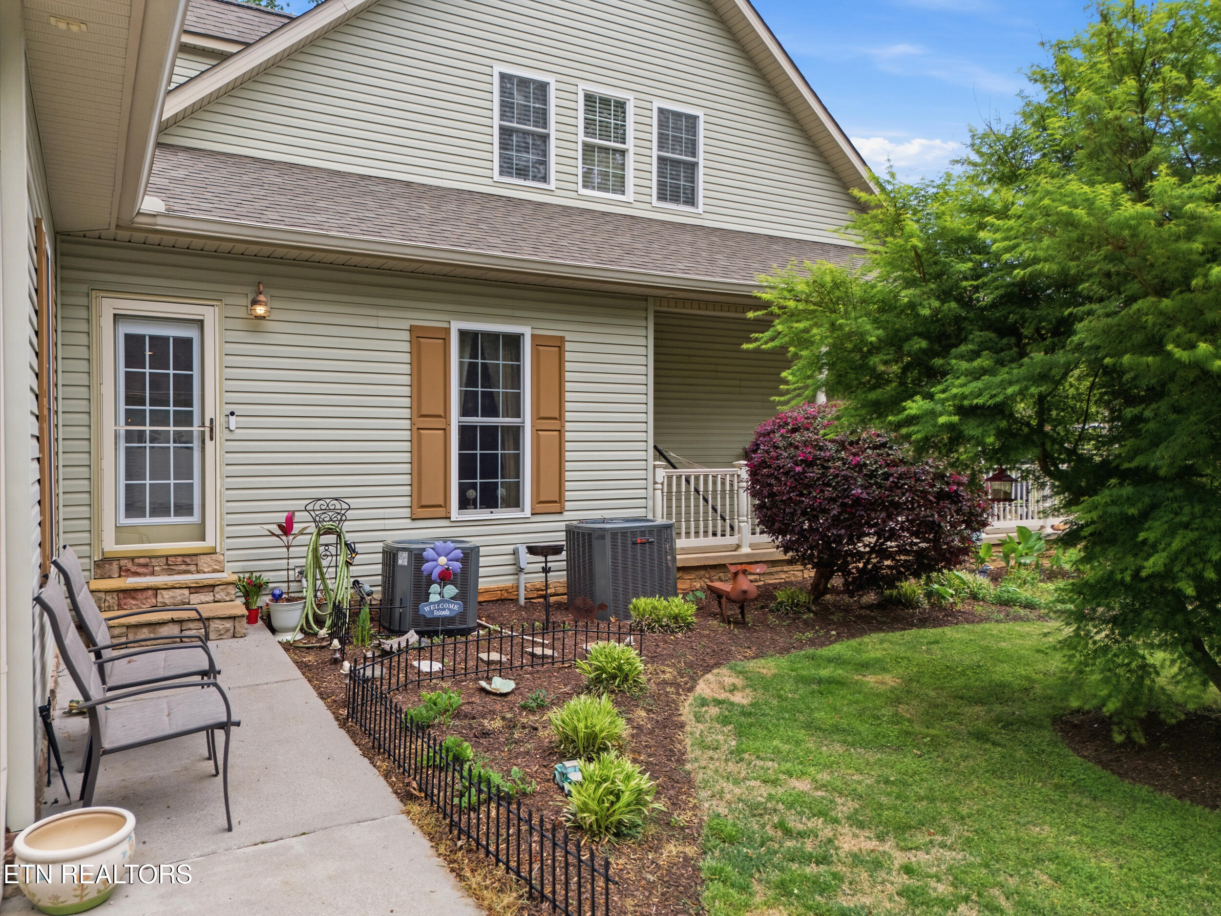 1930 Maple Hills Lane Loudon TN 37774