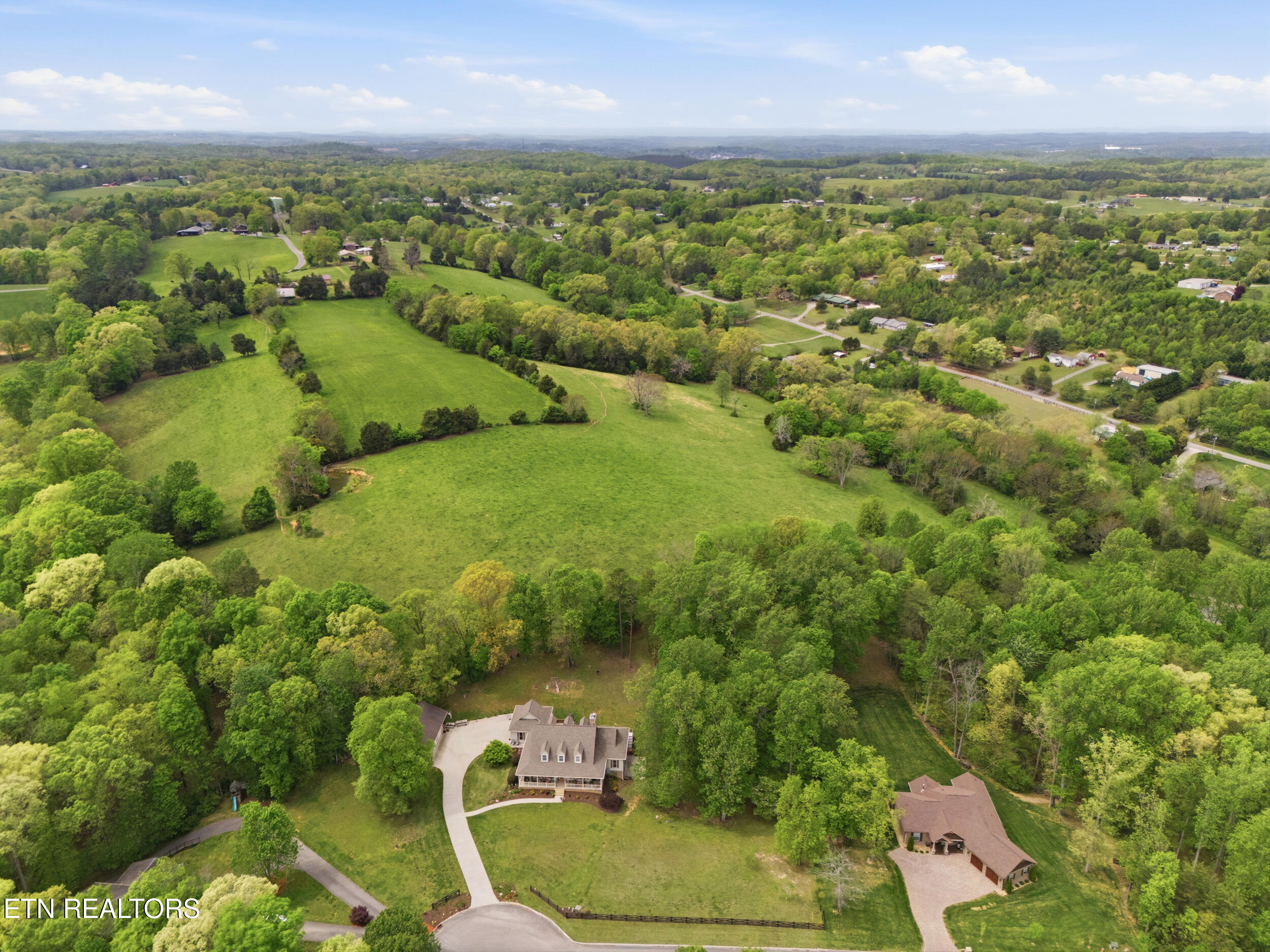1930 Maple Hills Lane Loudon TN 37774