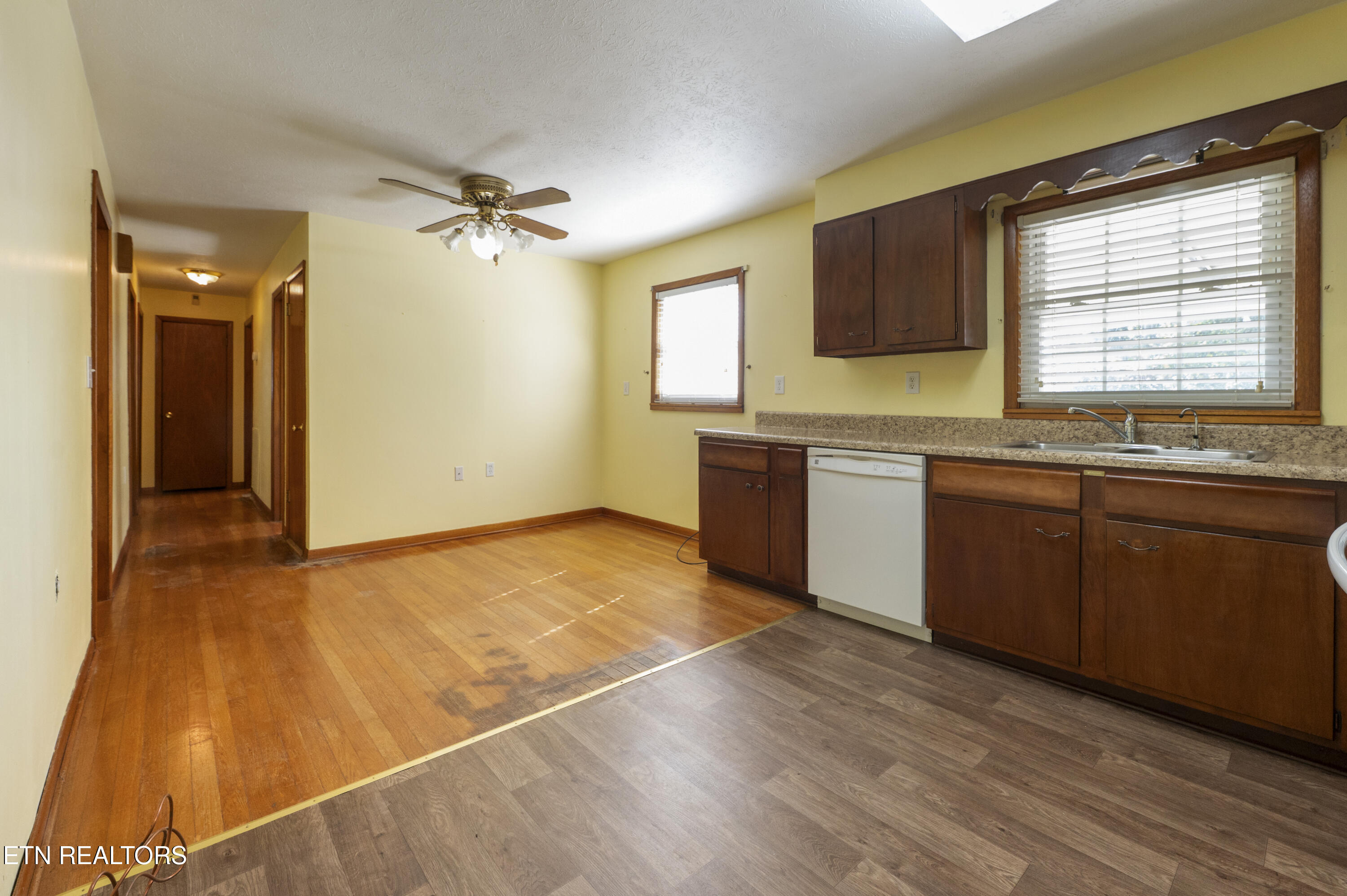 431 Black Oak Road Clinton TN 37716
