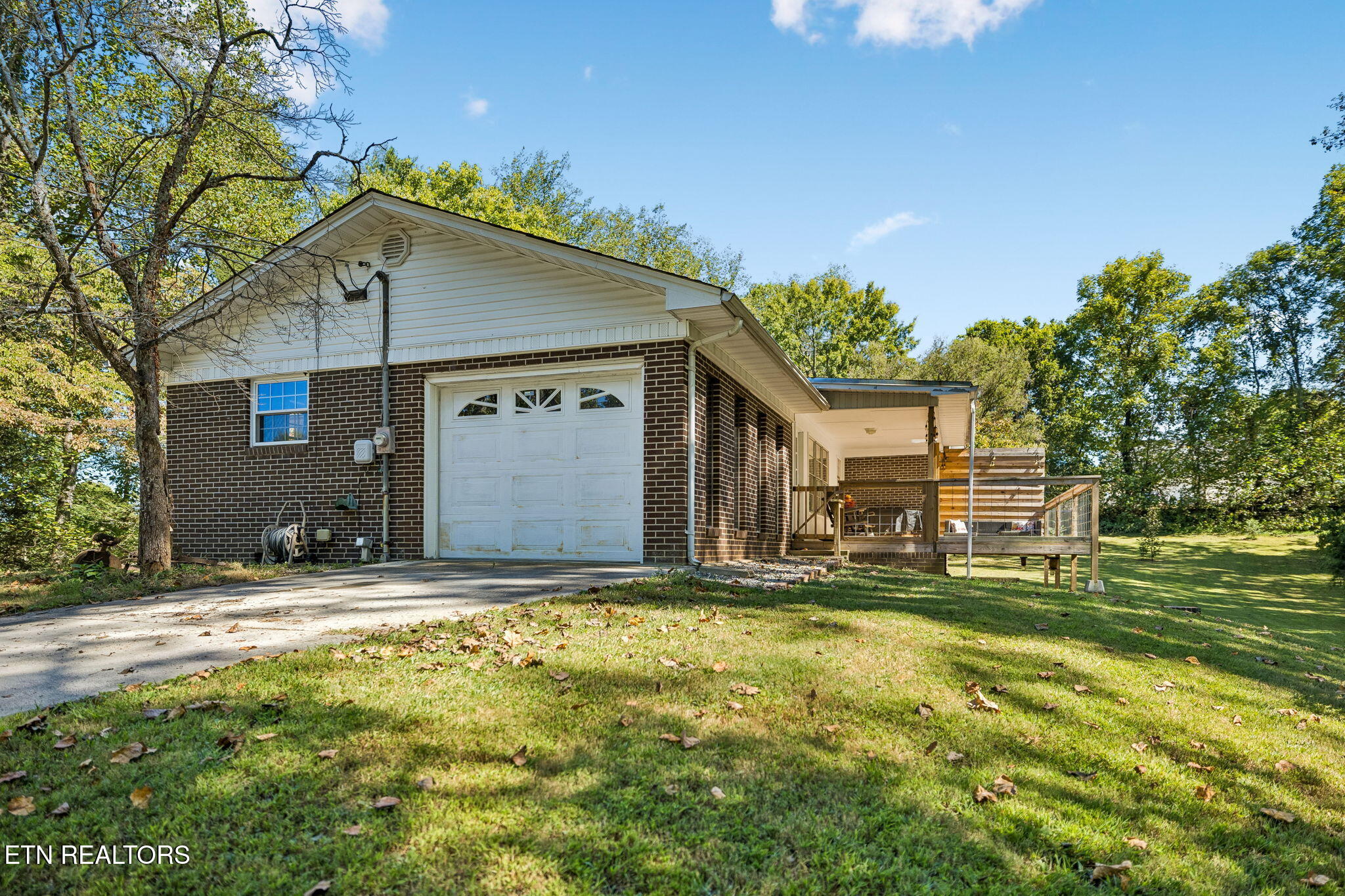 1813 Oak Grove Road Rocky Top TN 37769