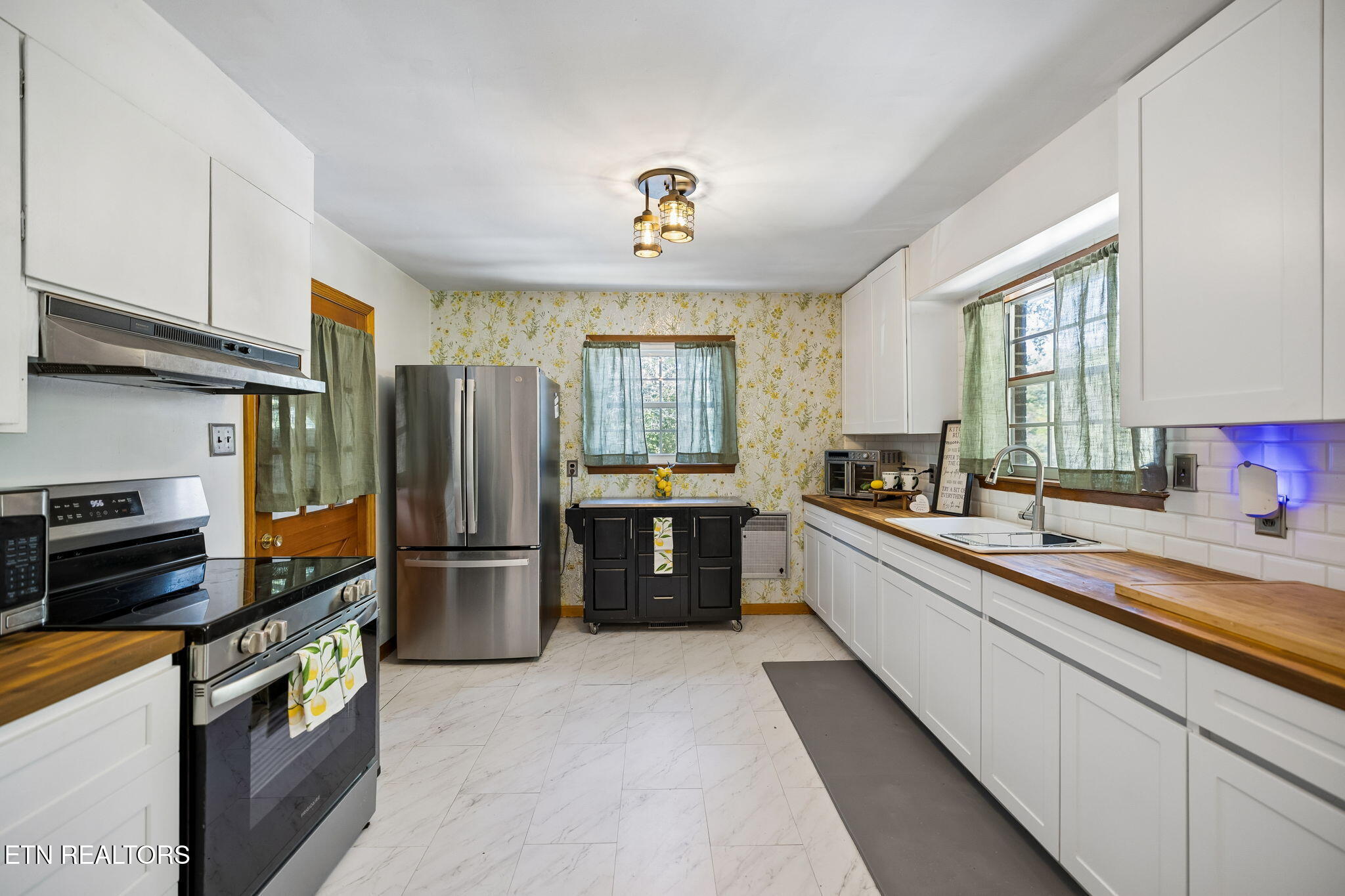 1813 Oak Grove Road Rocky Top TN 37769