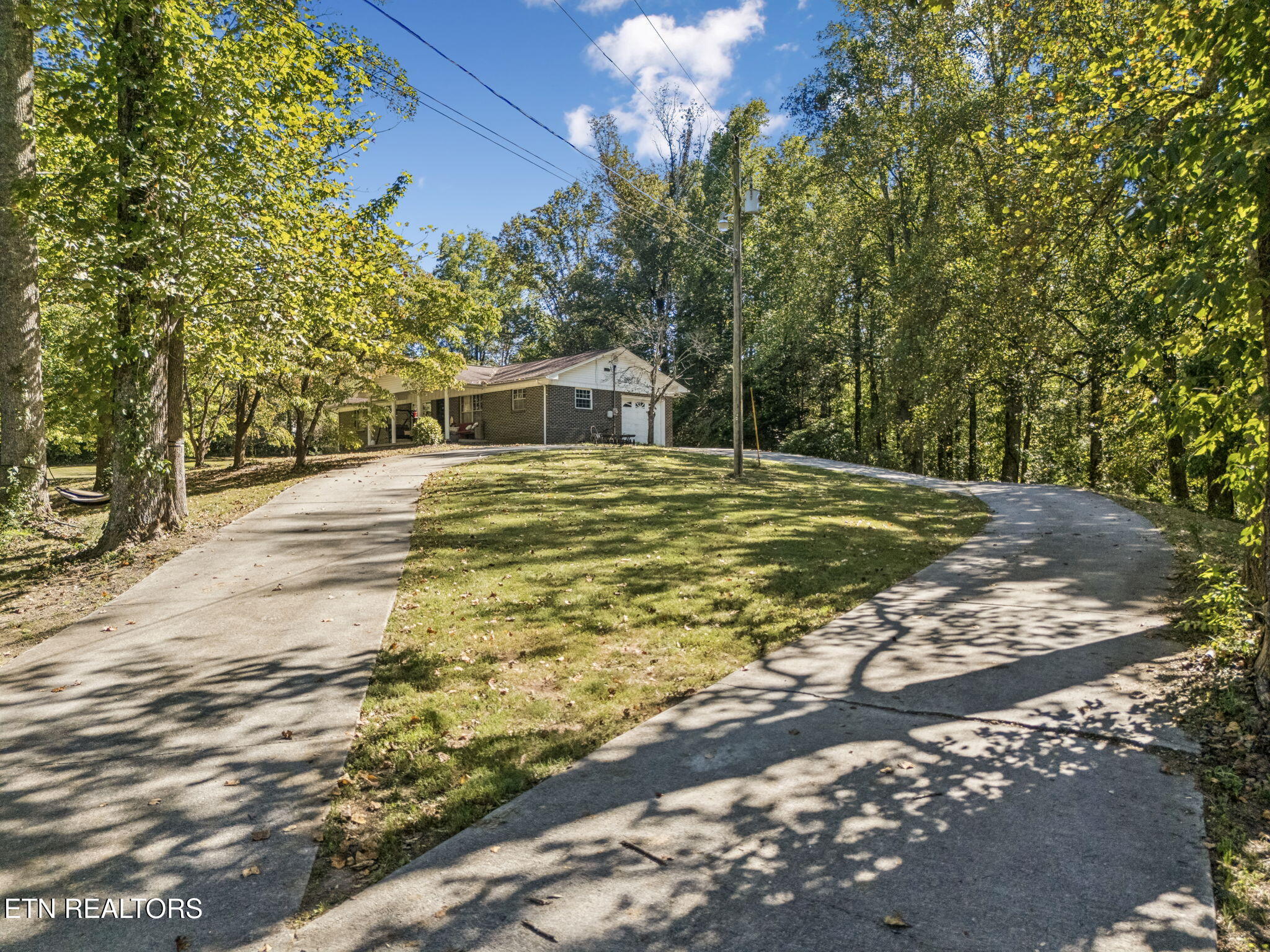 1813 Oak Grove Road Rocky Top TN 37769