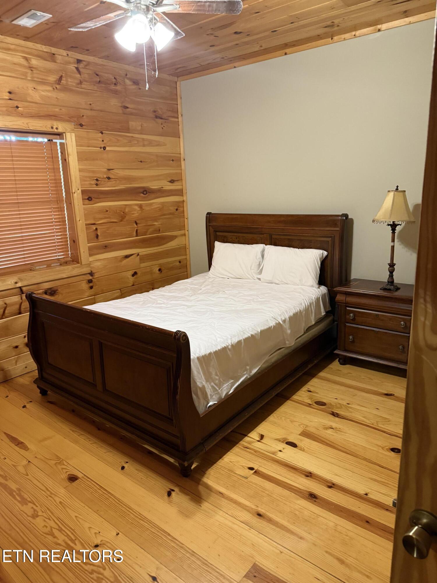 2020 Regans Ridge Way Sevierville TN 37876
