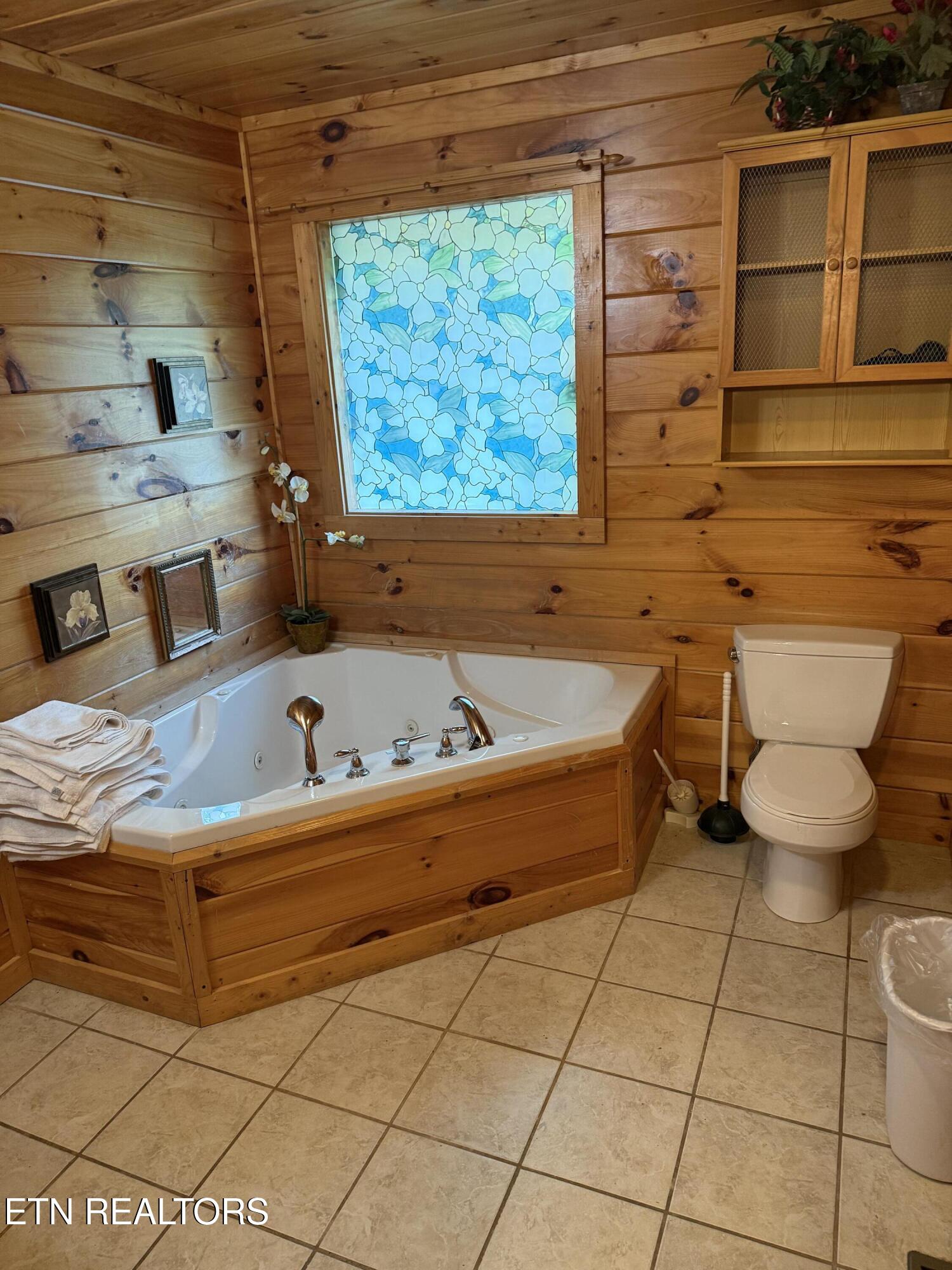 2020 Regans Ridge Way Sevierville TN 37876
