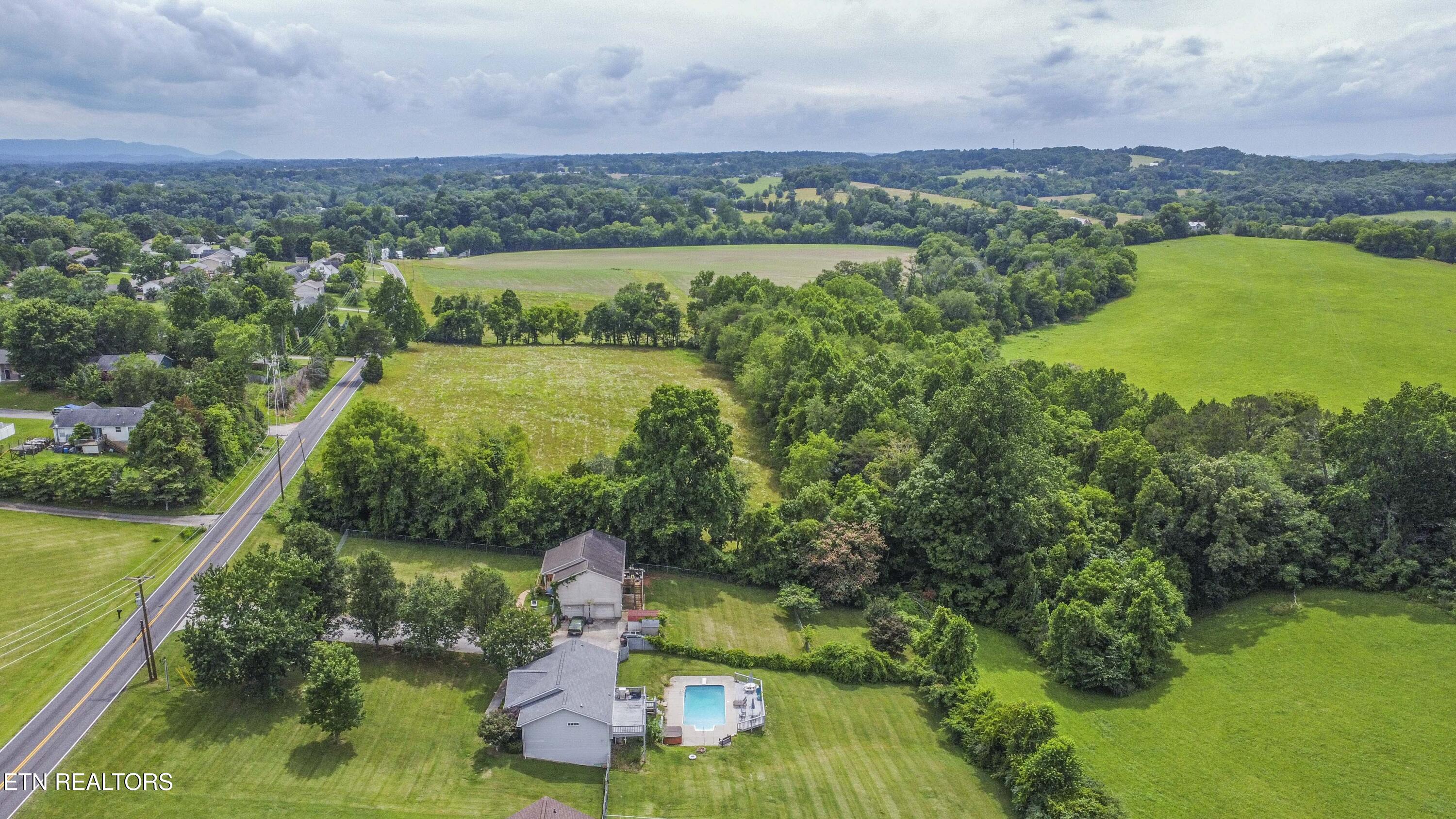 4215 Wildwood Road Maryville TN 37804