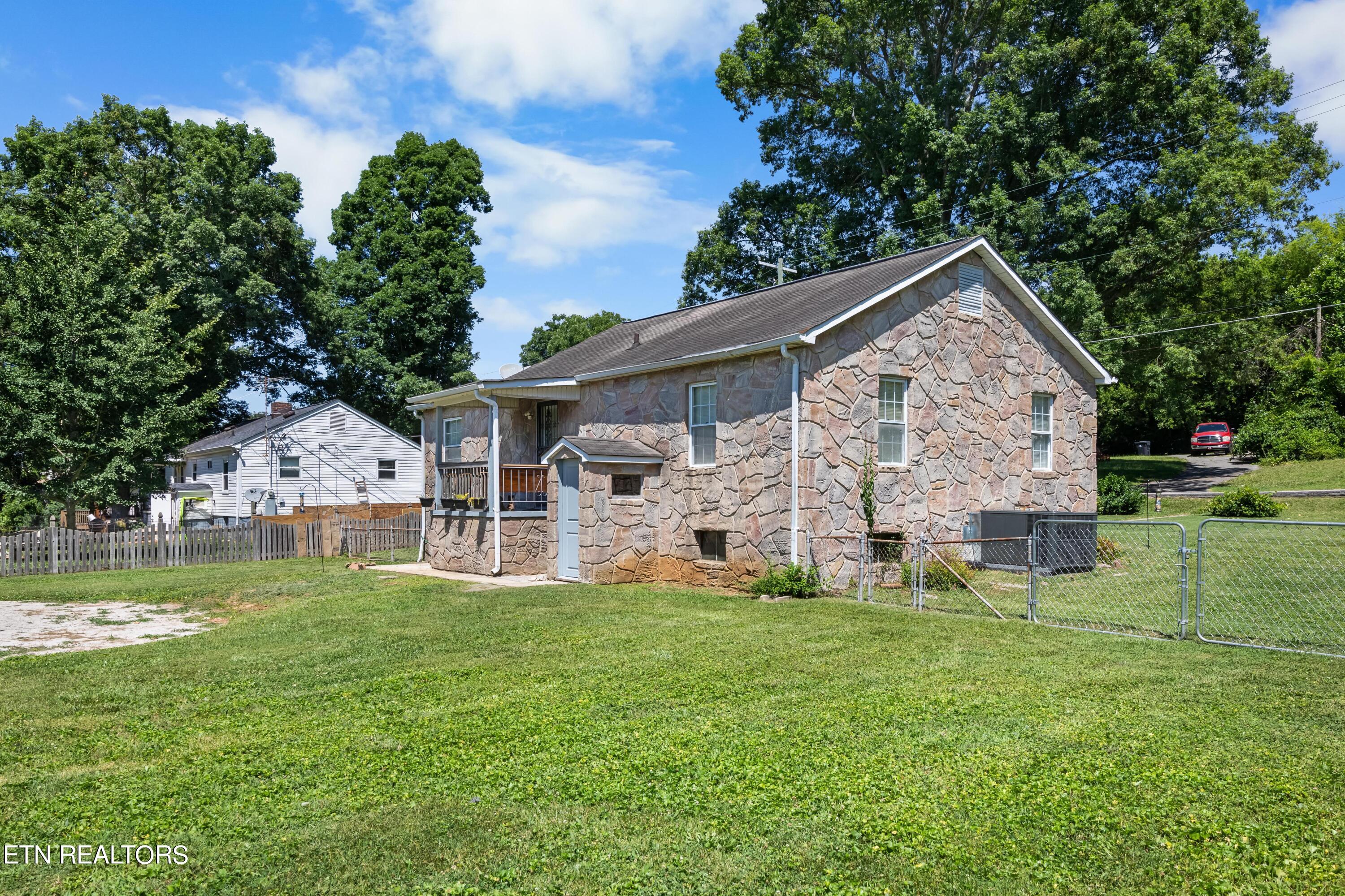 609 Leconte Lane Knoxville TN 37912