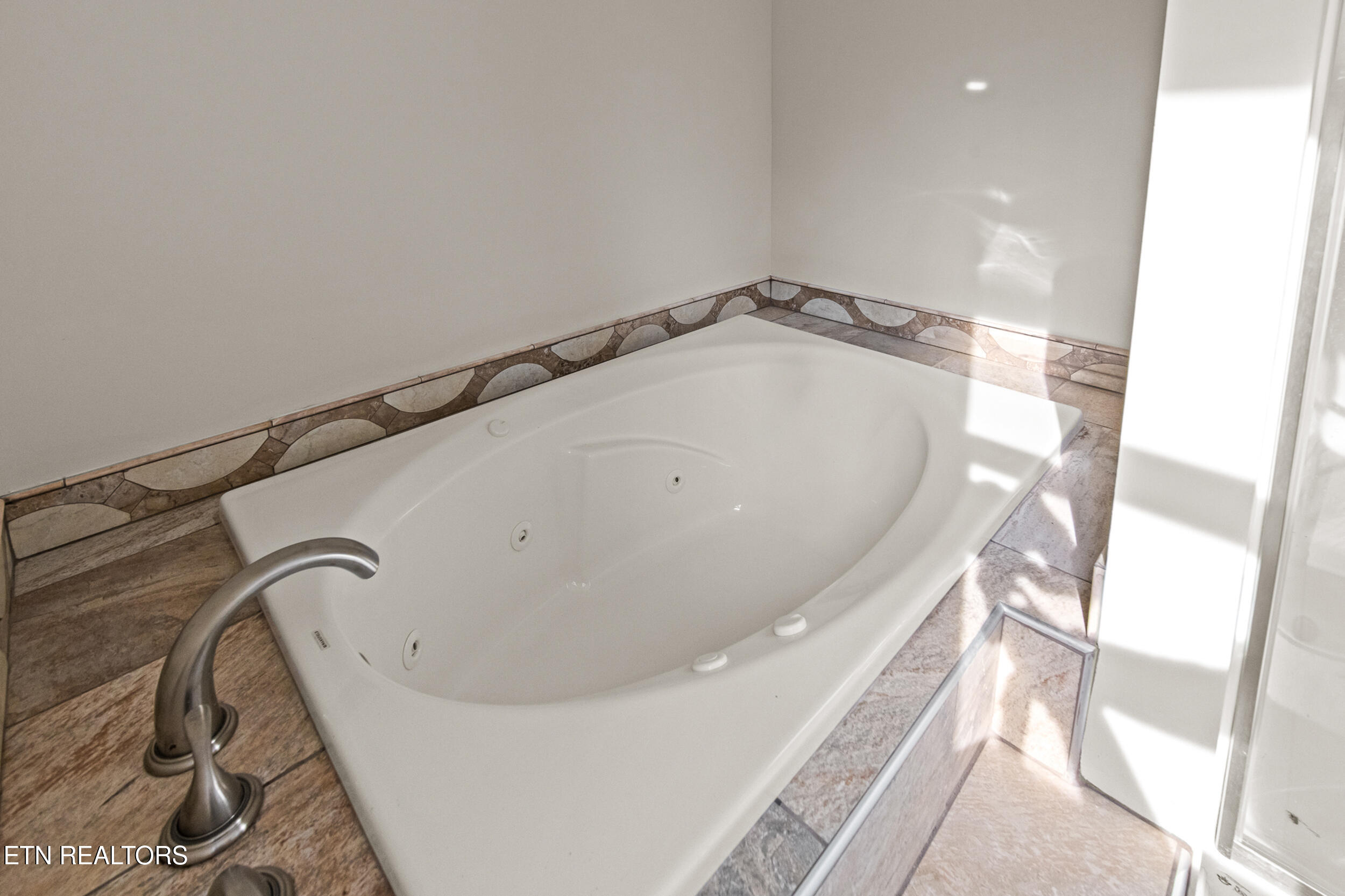 124 Laura Lane Maynardville TN 37807