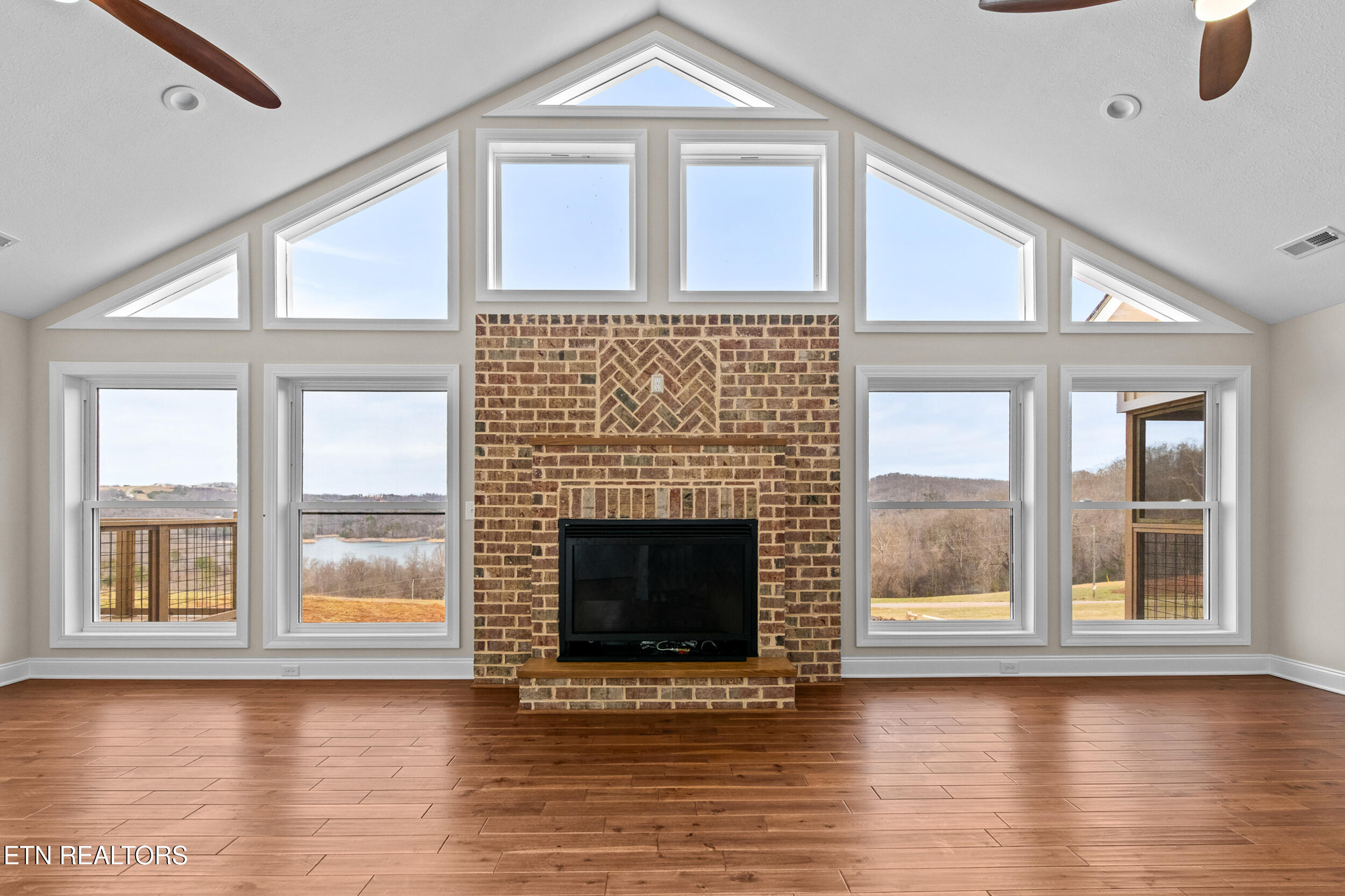 124 Laura Lane Maynardville TN 37807