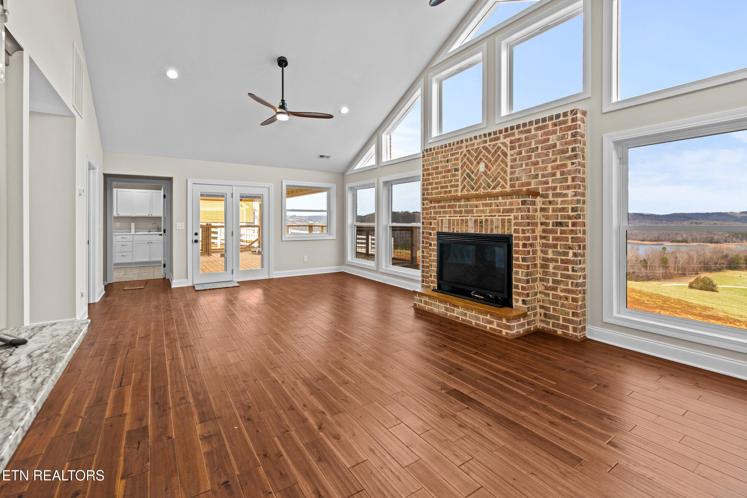 124 Laura Lane Maynardville TN 37807