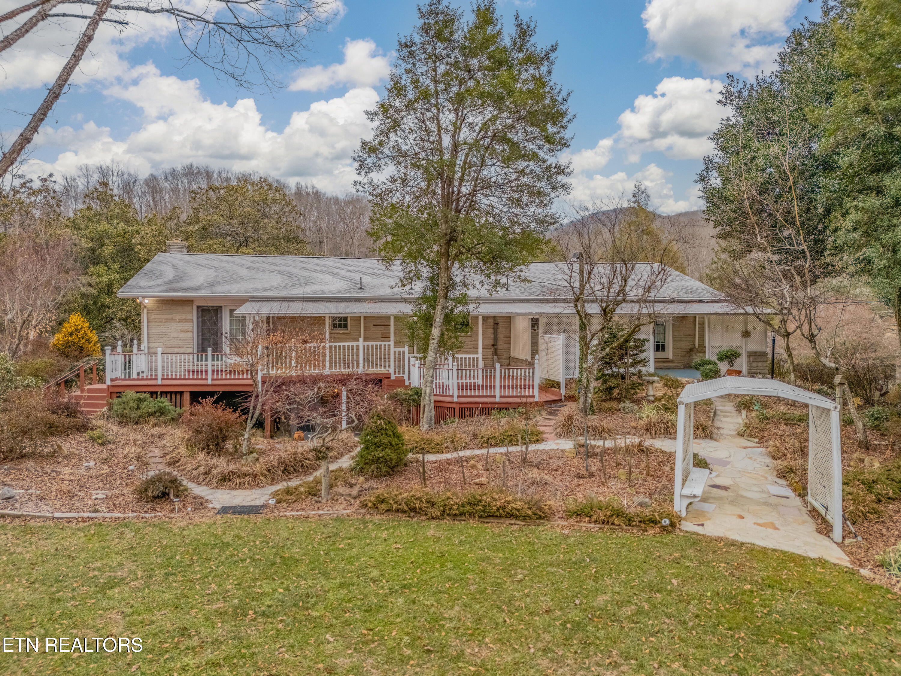 2992 Knoxville Highway Wartburg TN 37887