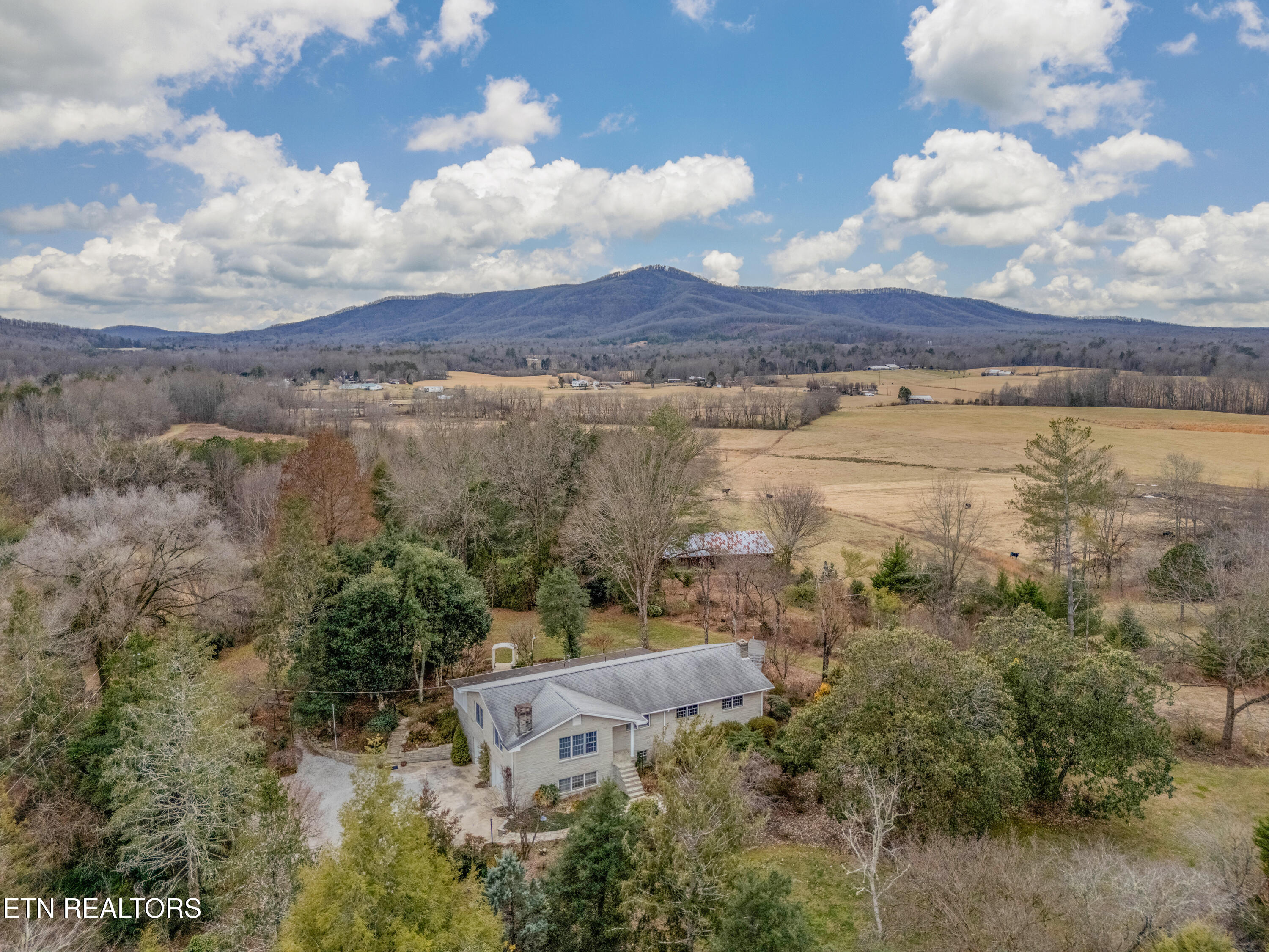 2992 Knoxville Highway Wartburg TN 37887